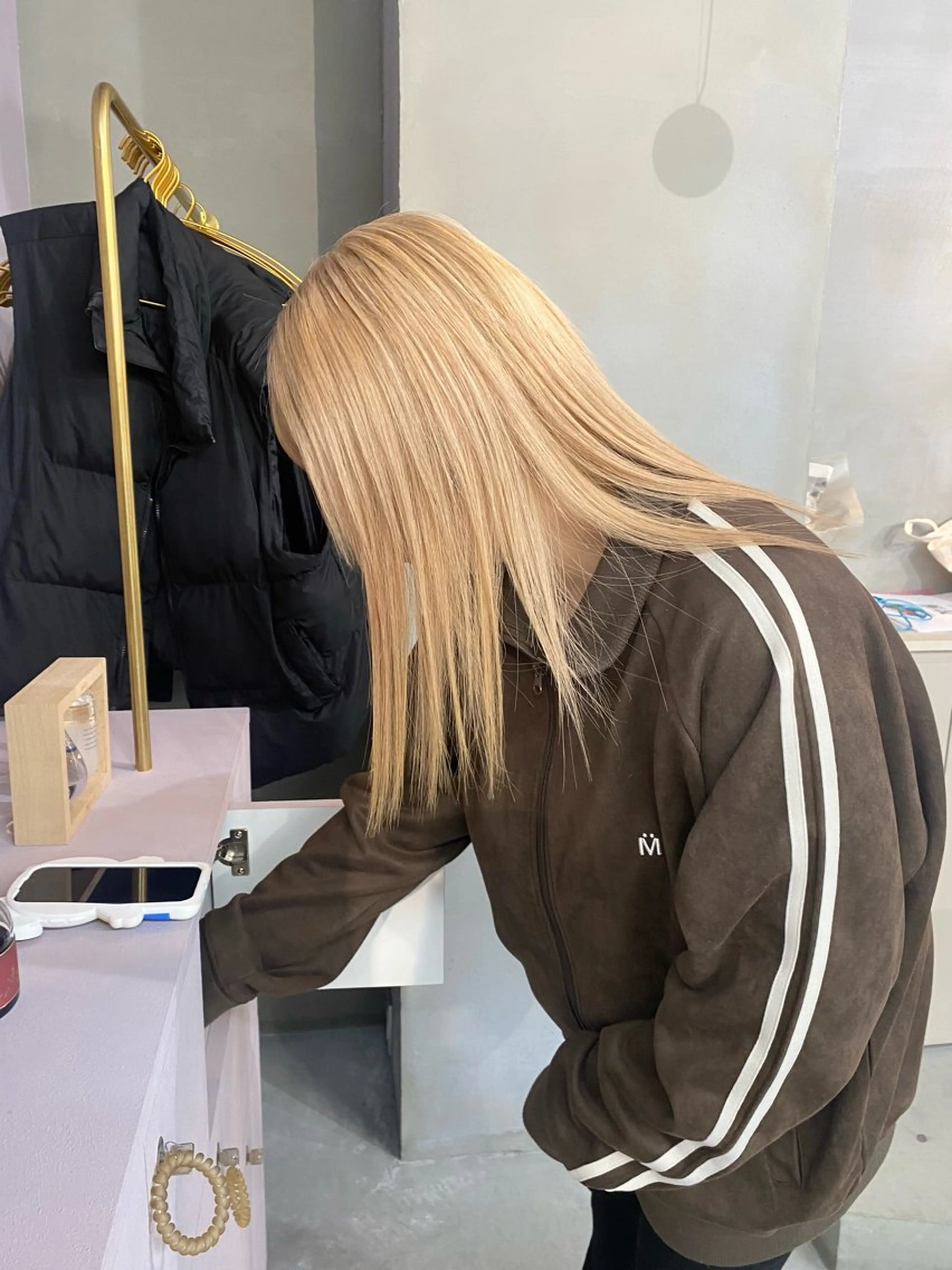 セミロング カラー ヘアカラー qulim所属・前橋 姫奈のヘアスタイル