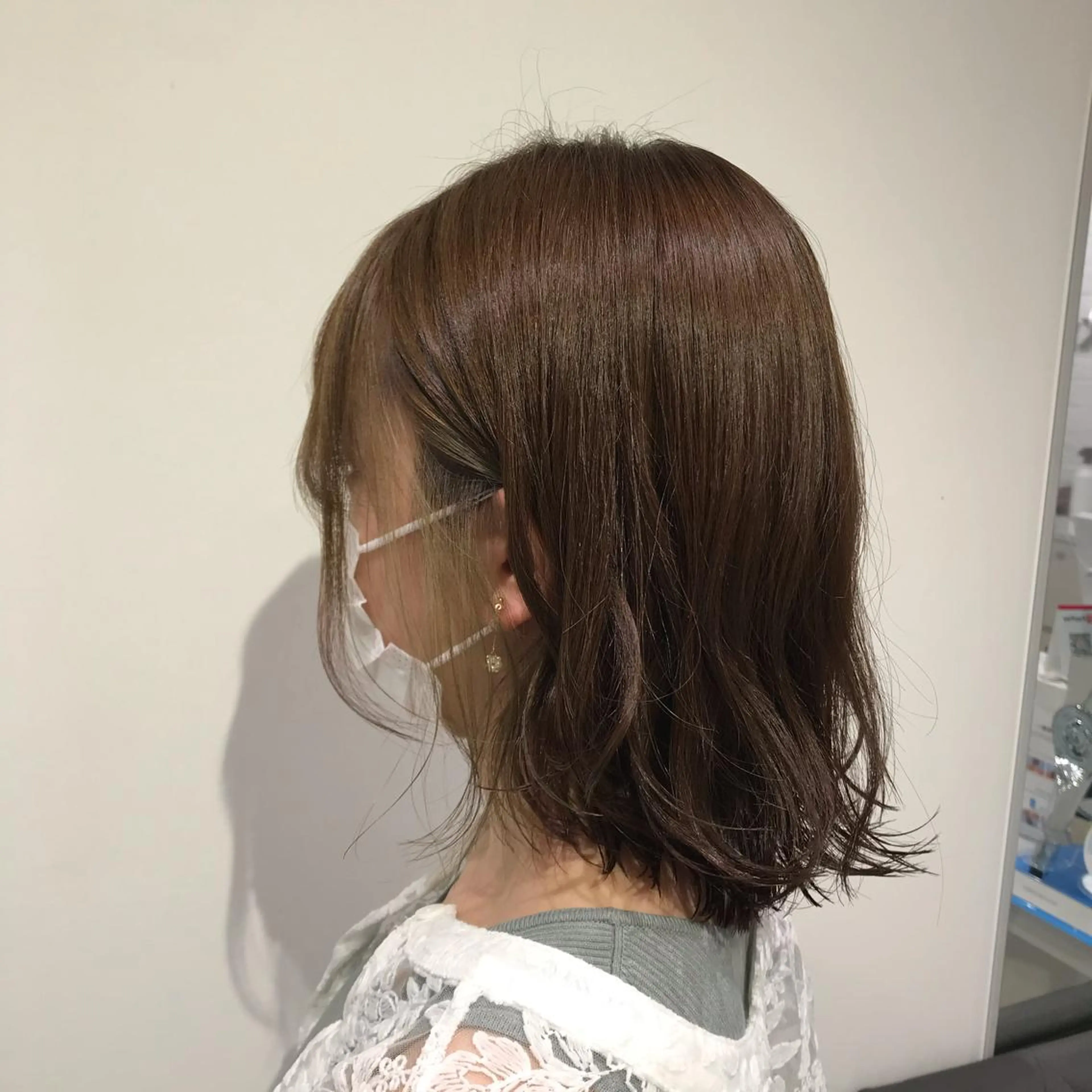 ミディアム カラー ベージュカラー 透明感カラー イヤリングカラー イルミナカラー オリーブベージュ カット ヘアカラー 暖色カラー🌹 中山由梨のヘアスタイル