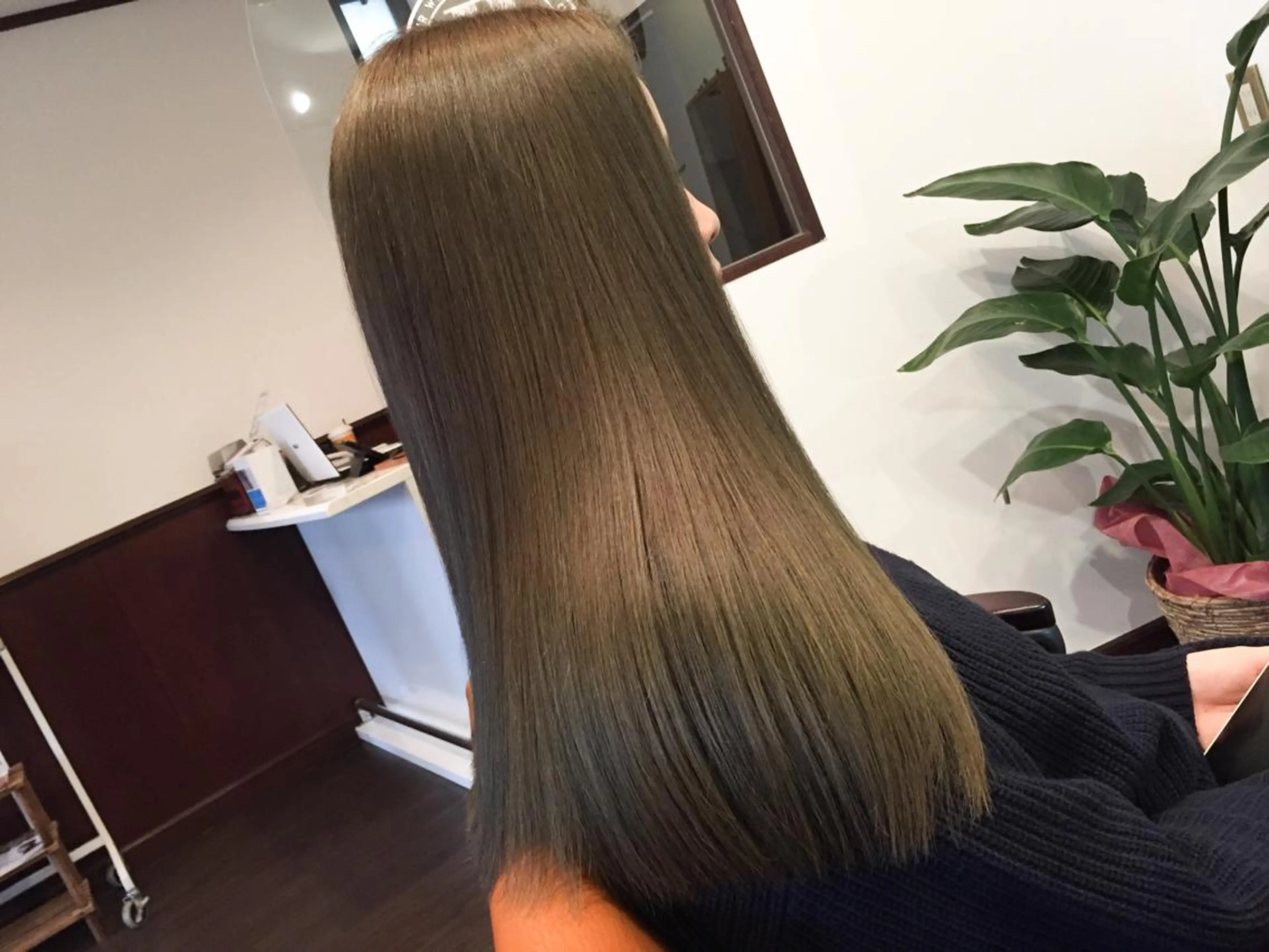 ロング カラー アッシュ オリーブアッシュ HAIRsalon BONDS所属・山本 佳裕のヘアスタイル