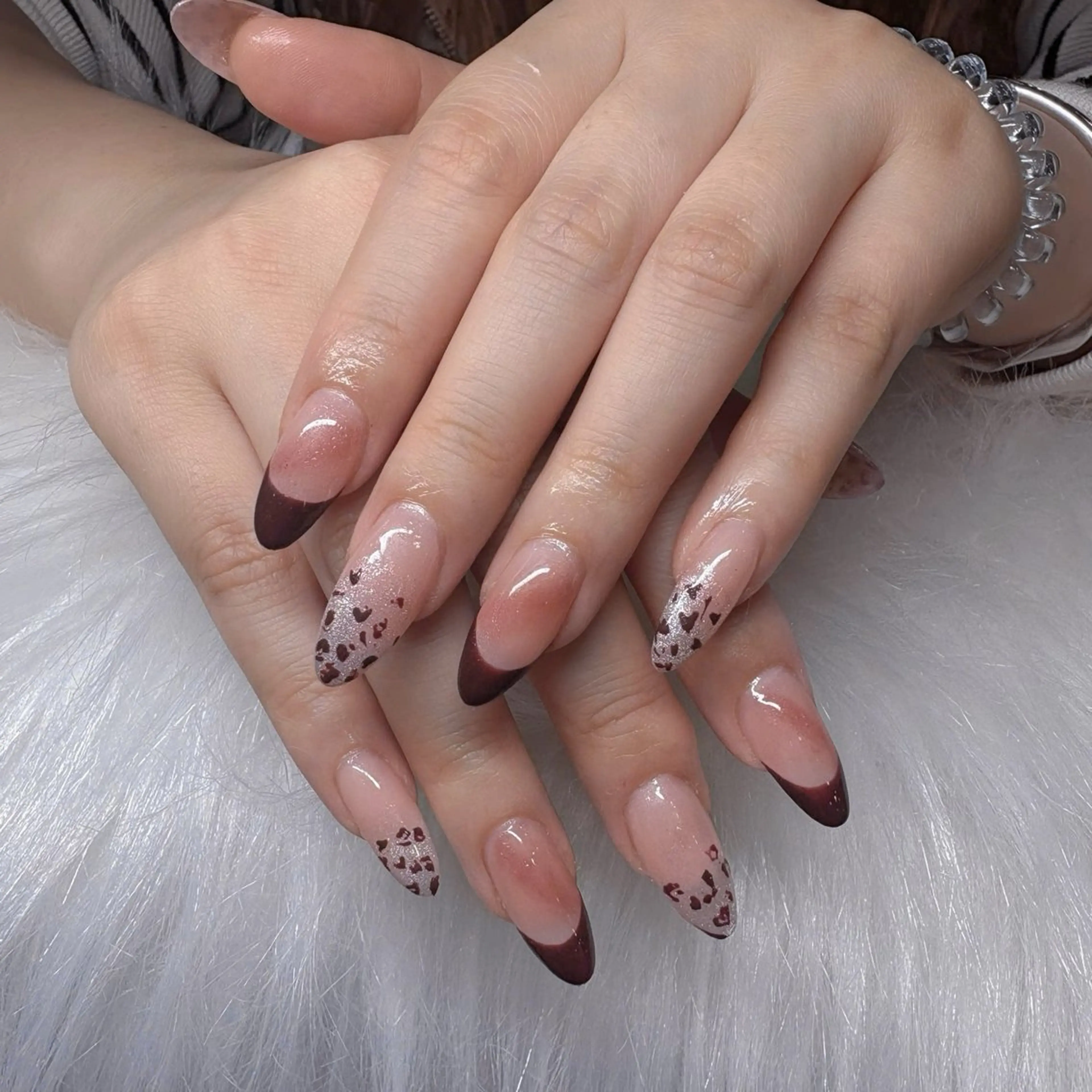 ネイル チークネイル フレンチネイル ラメ(グリッター) マグネットネイル ニュアンスネイル HA NIのネイルデザイン