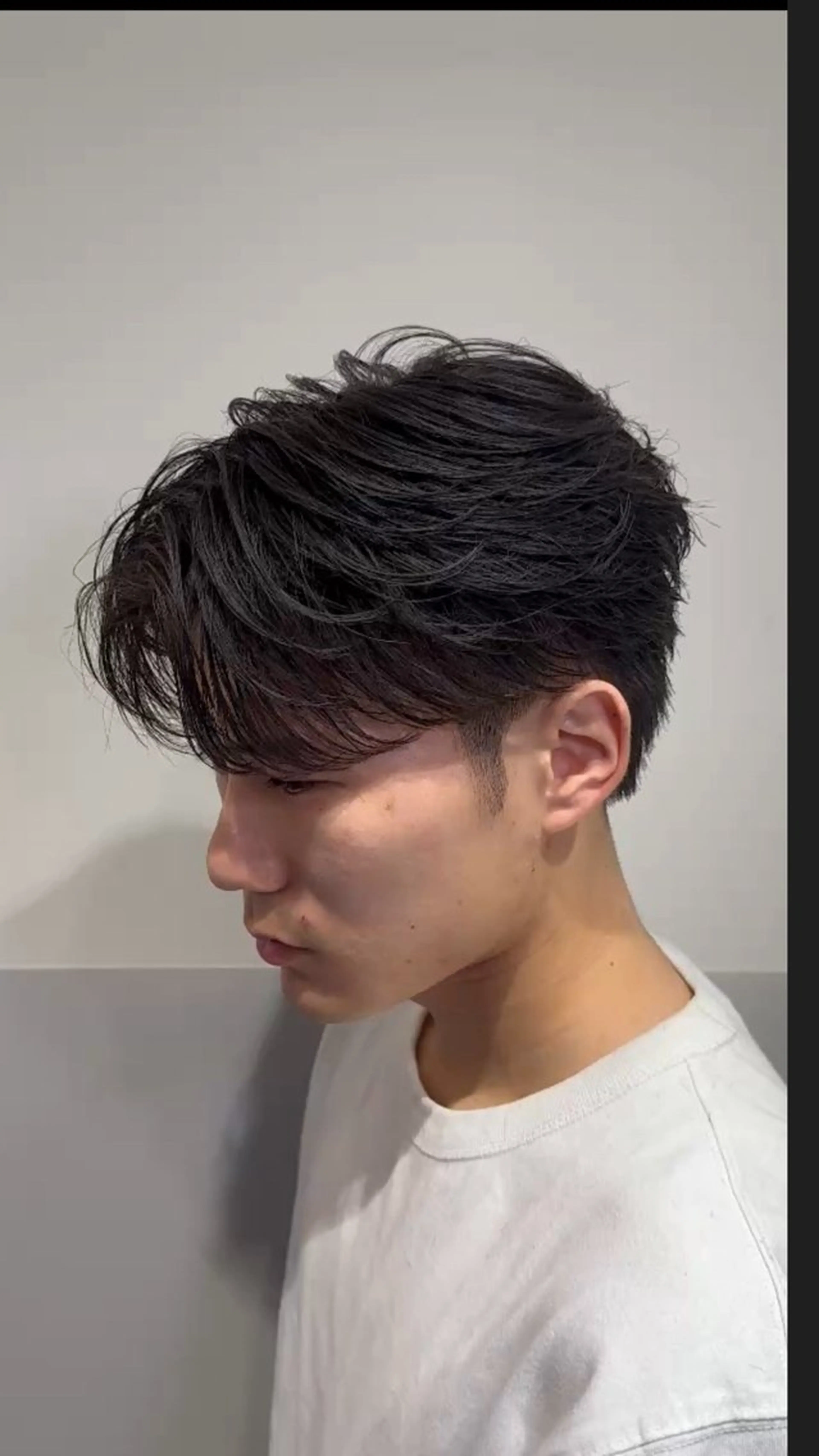 パーマ メンズ センターパート カット パーマ ヘアセット SALOWIN新宿三丁目所属・新宿メンズ特化 最大40%OFFのヘアスタイル