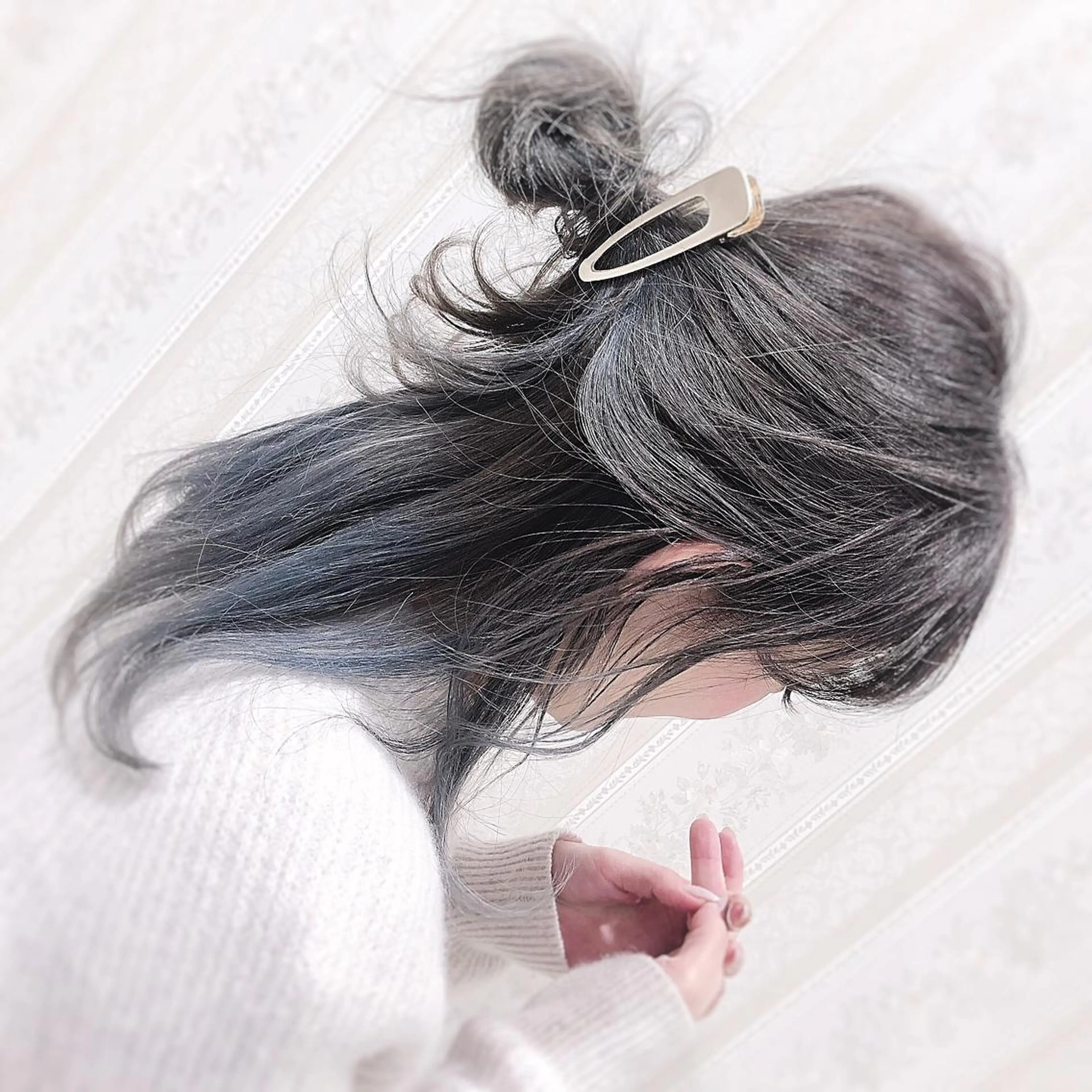 ミディアム カラー アッシュ ブルーカラー ブルーアッシュ ヘアカラー トリートメント 名畑 裕貴のヘアスタイル
