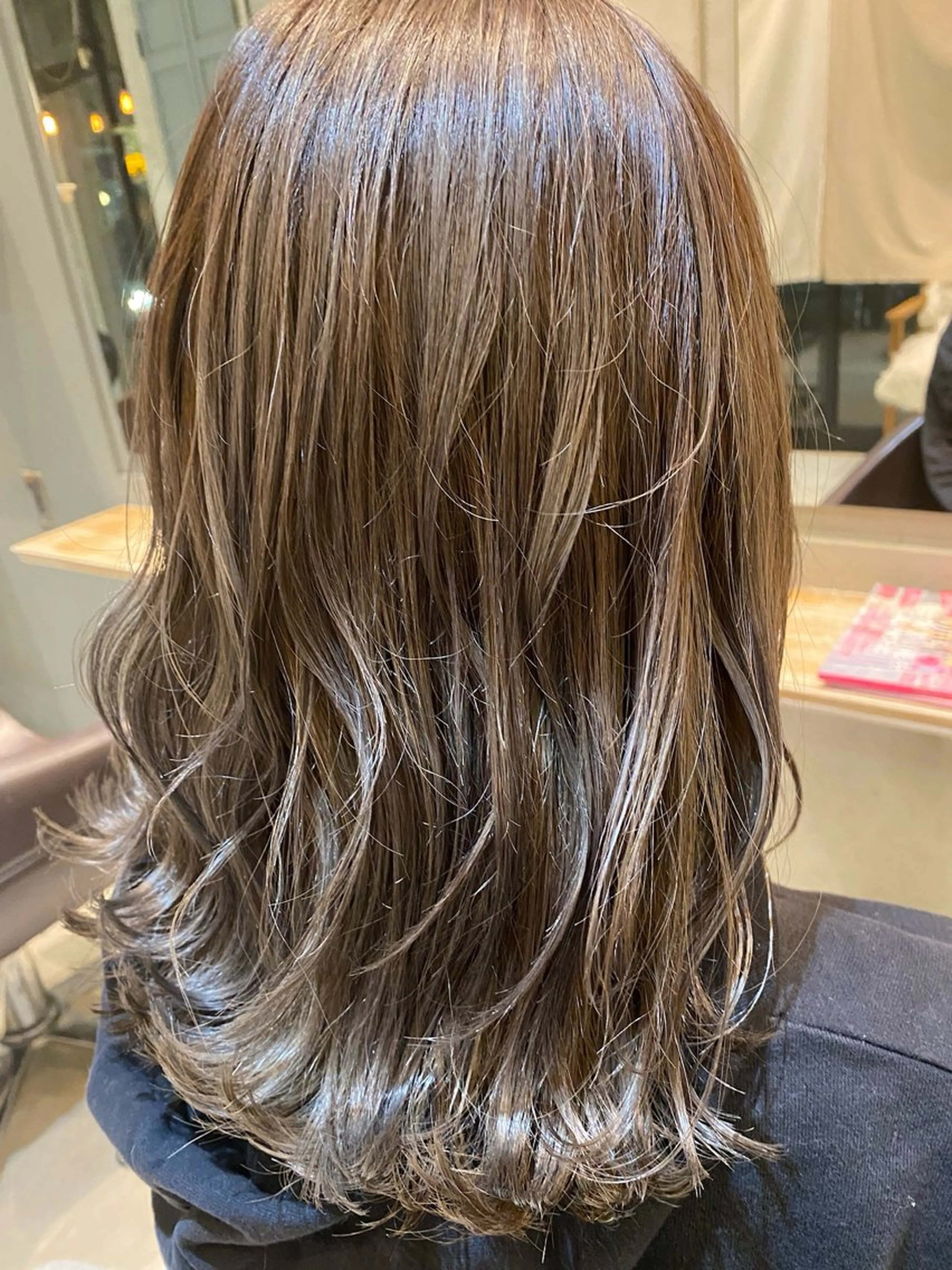 ミディアム カラー AUBE hair ales福岡平尾店所属・塚本 昂のヘアスタイル