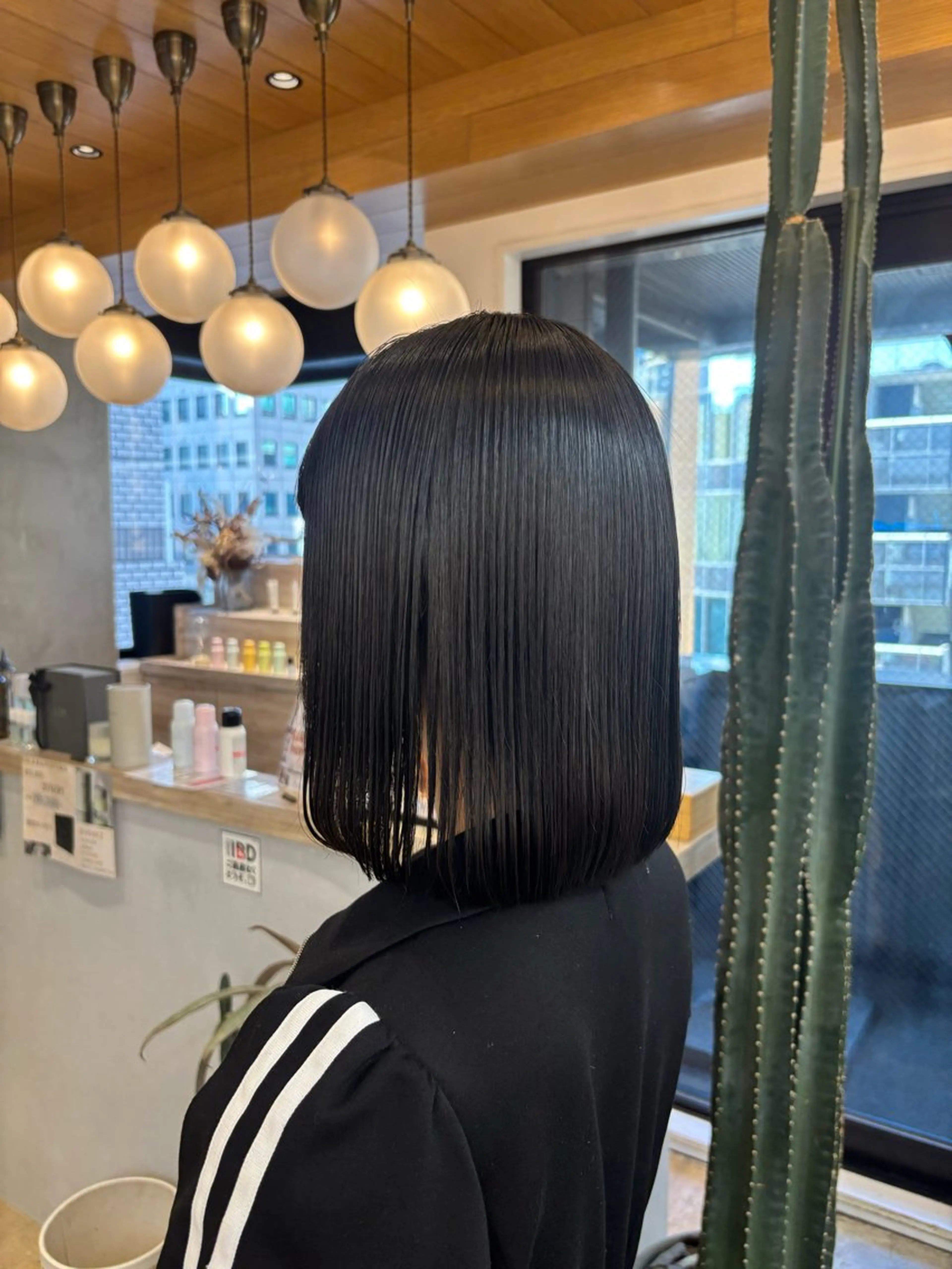 ショート カラー 黒髪 ブルーカラー ブルーブラック 🎀縮毛矯正🎀 ツヤ髪⭐️/RUI♡のヘアスタイル