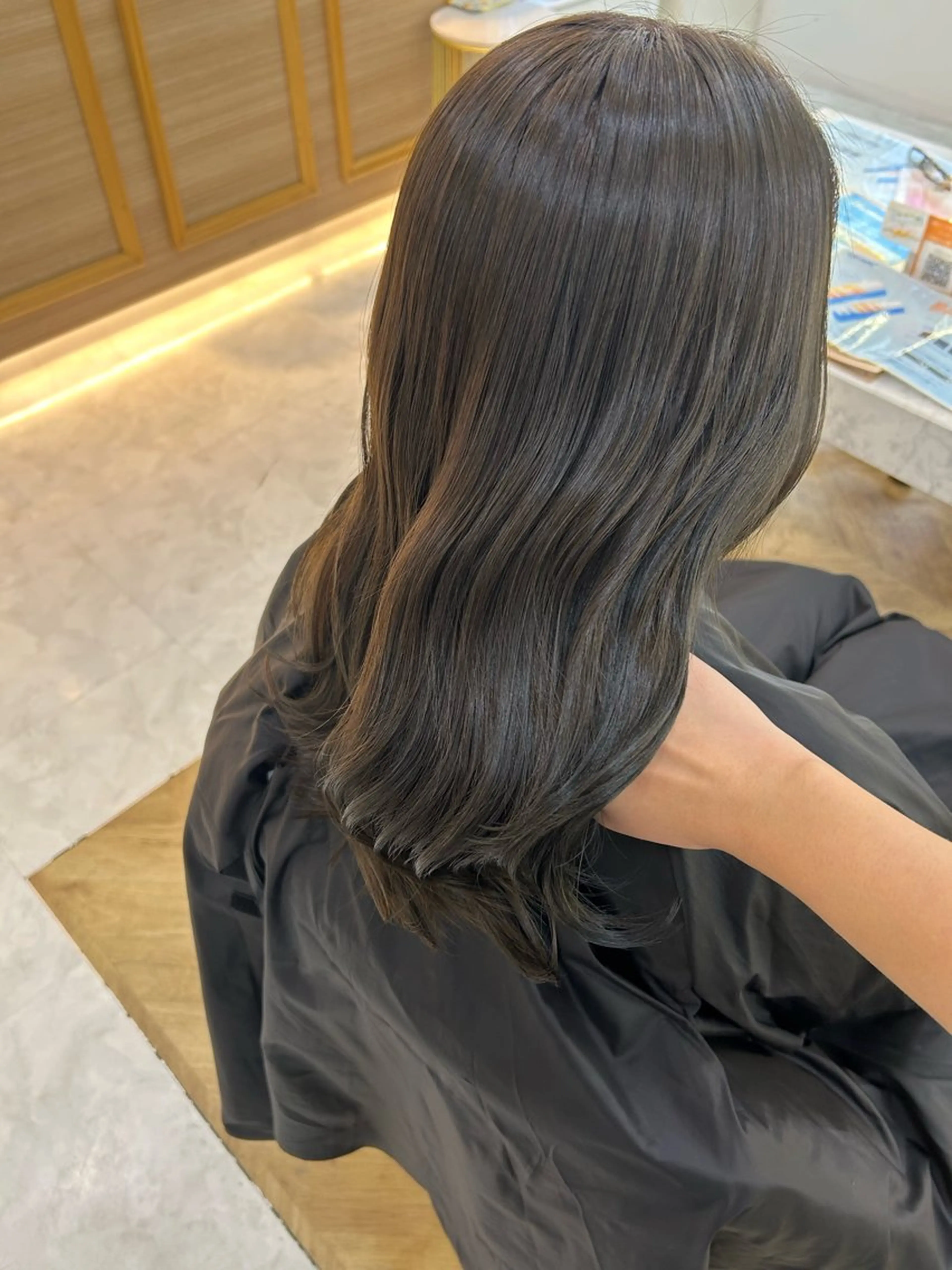 セミロング ヘアカラー トリートメント 飯嶋 萌のヘアスタイル