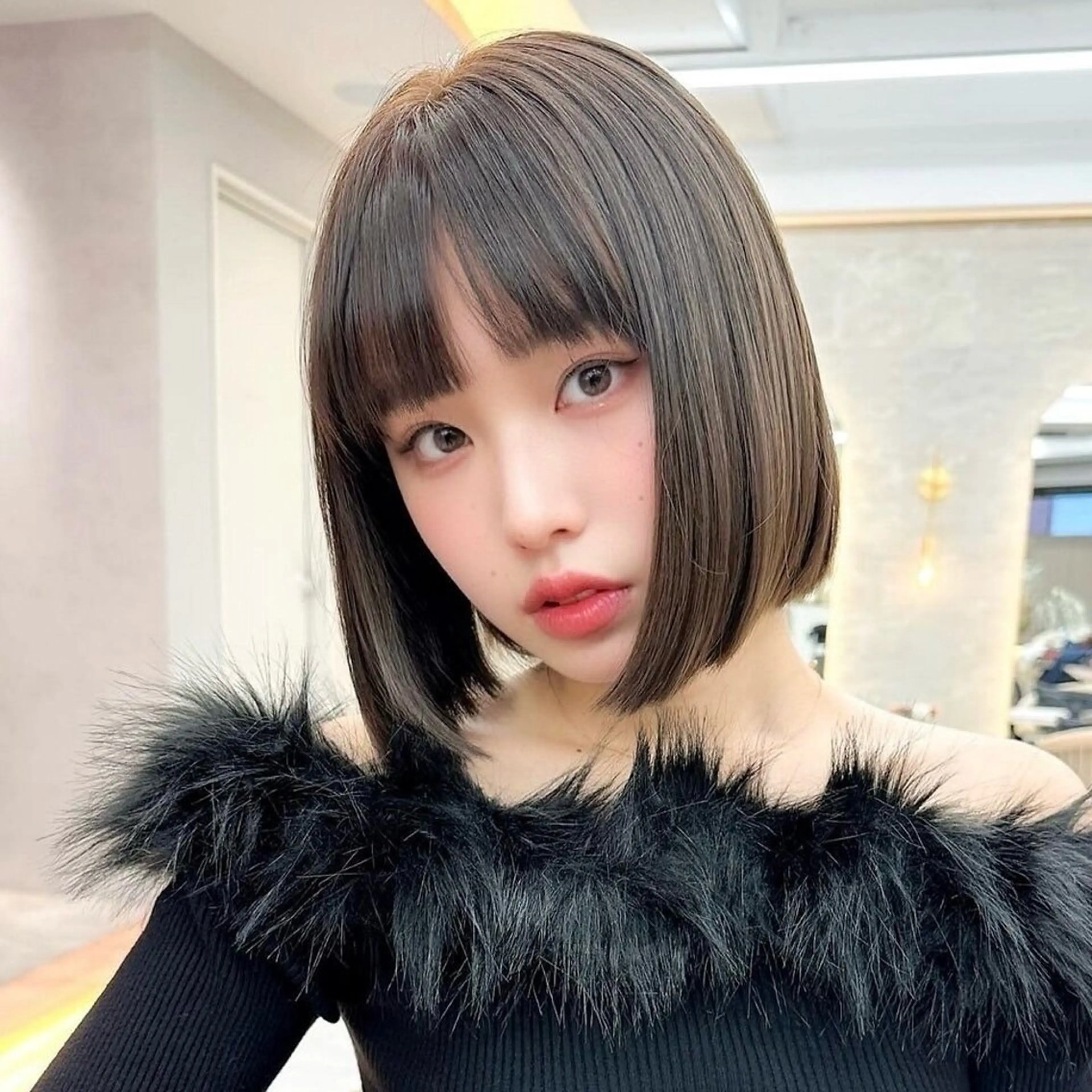 ミディアム ショートボブ ミディアムパーマ ボブ 顔まわりレイヤー 顔周りカット カット ヘアカラー トリートメント 新宿/髪質改善/艶髪 韓国ヘア/大重聖斗のヘアスタイル