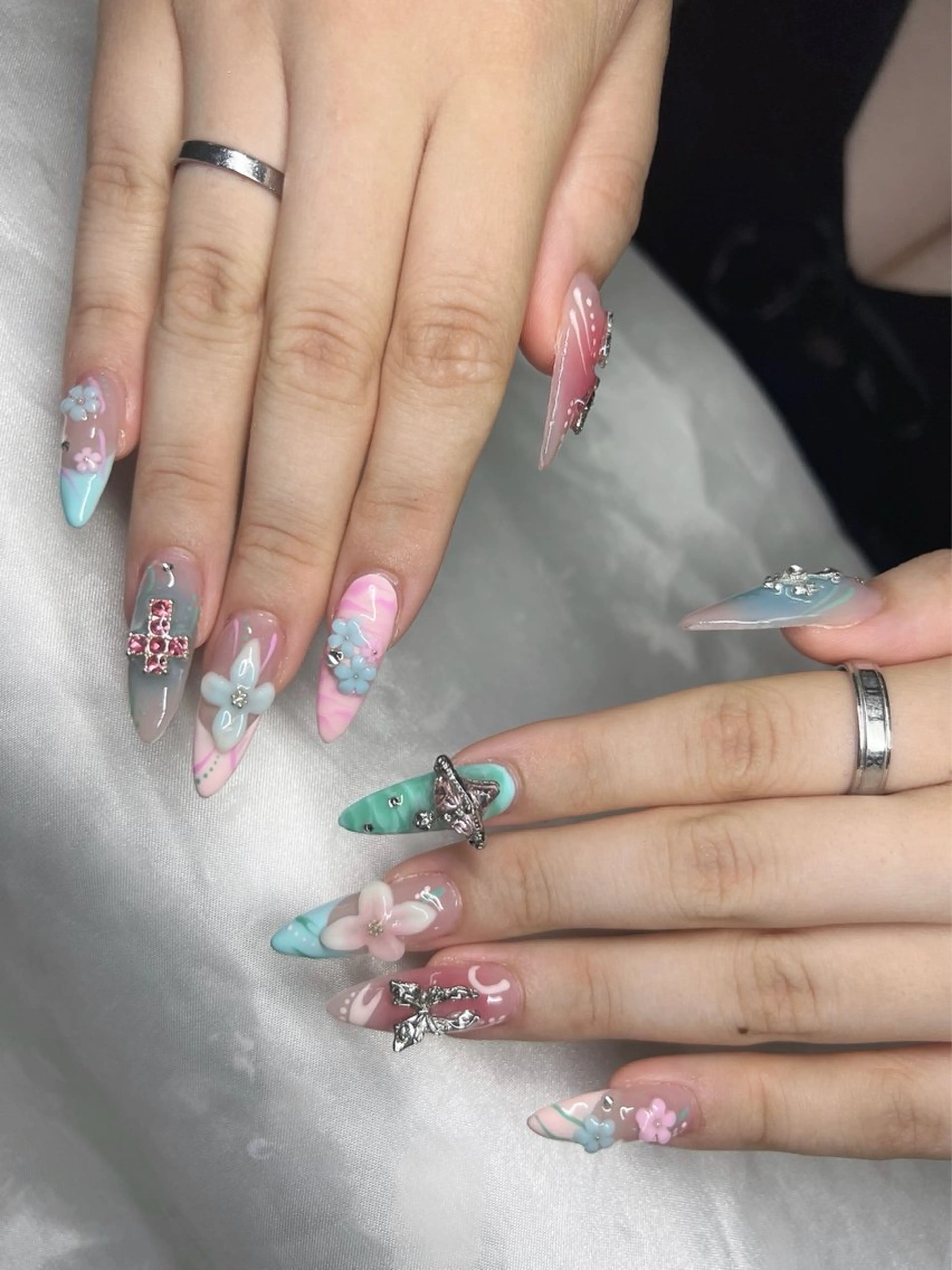 ネイル ハンドネイル Lee Nails チップ長さだし専門店のネイルデザイン