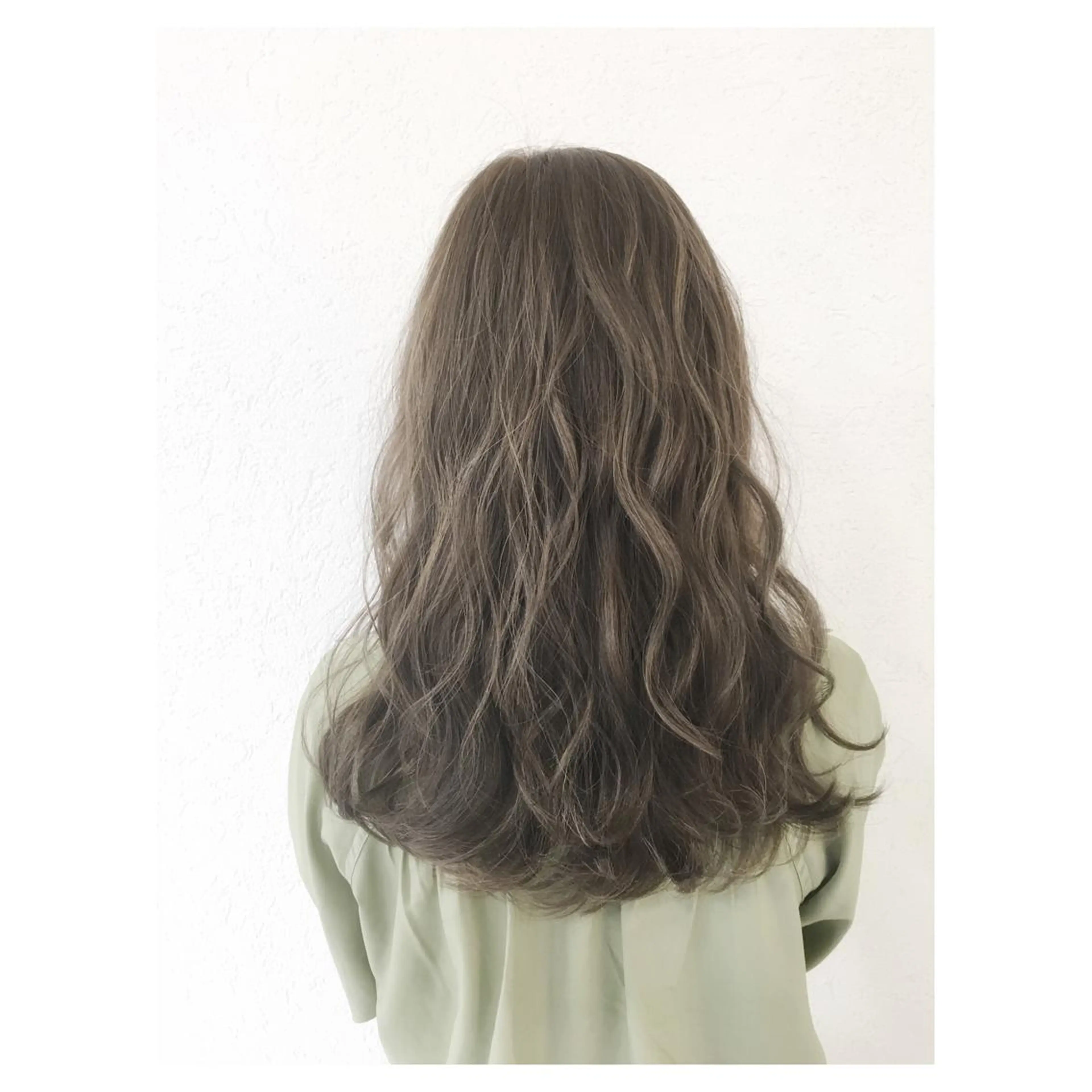ロング カラー 髪にドラマを。biscohair所属・biscohair 髪にドラマを。のヘアスタイル