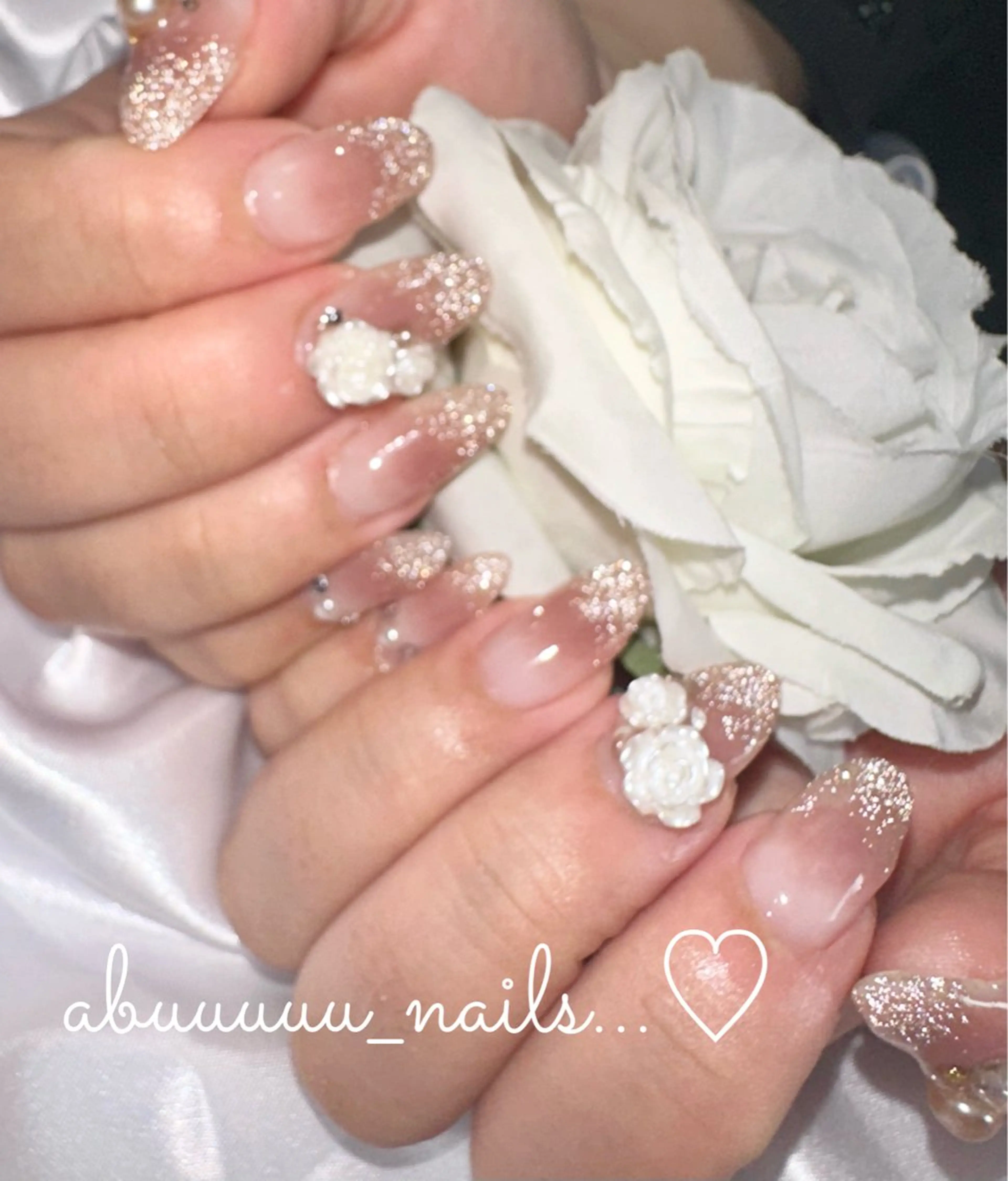 ネイル チークネイル フラッシュネイル グラデーション 韓国ネイル ハンドネイル abuuuuu nailsのネイルデザイン