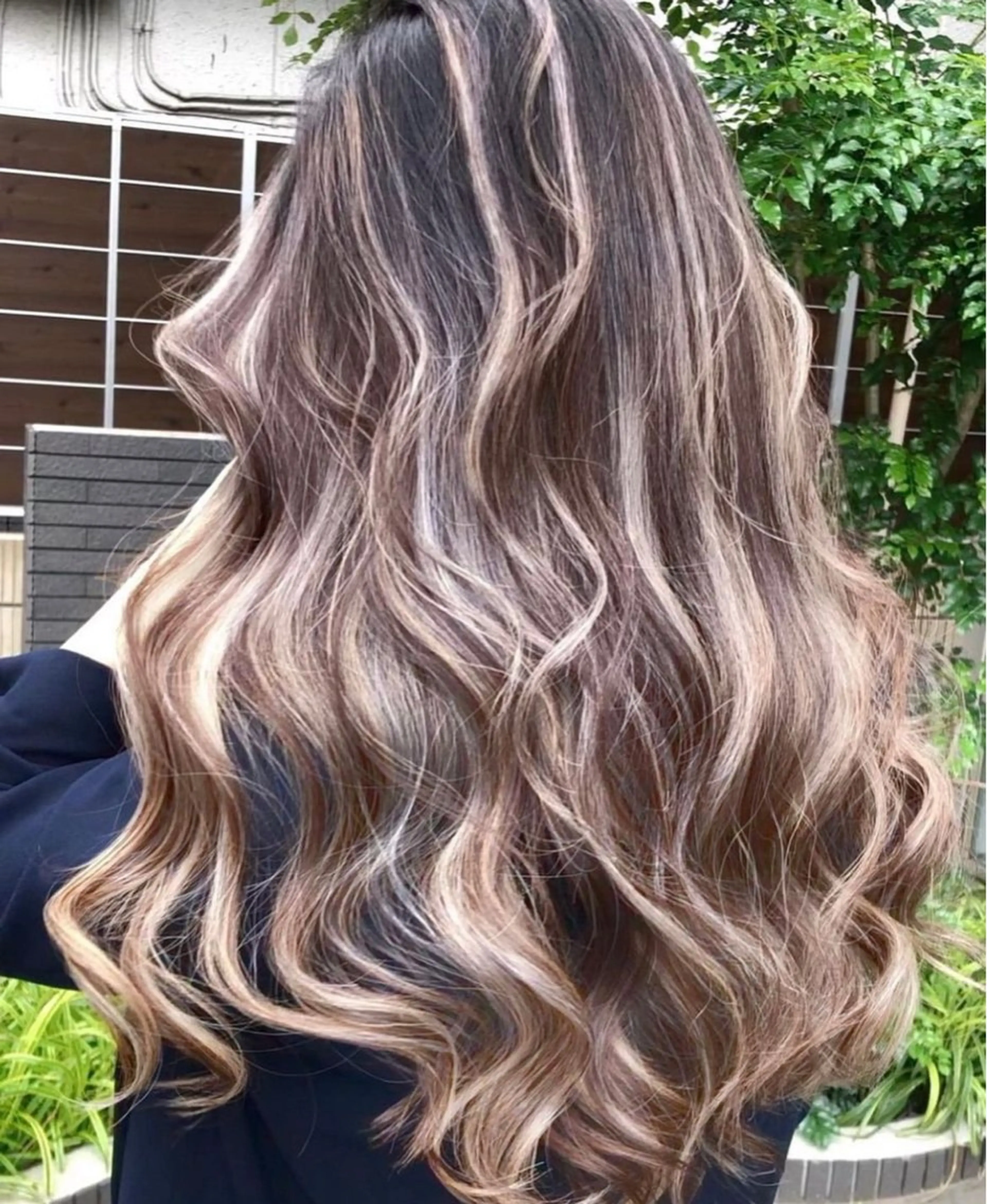 ロング ハイライト ヘアカラー デザインカラー🌈 NAOTOのヘアスタイル