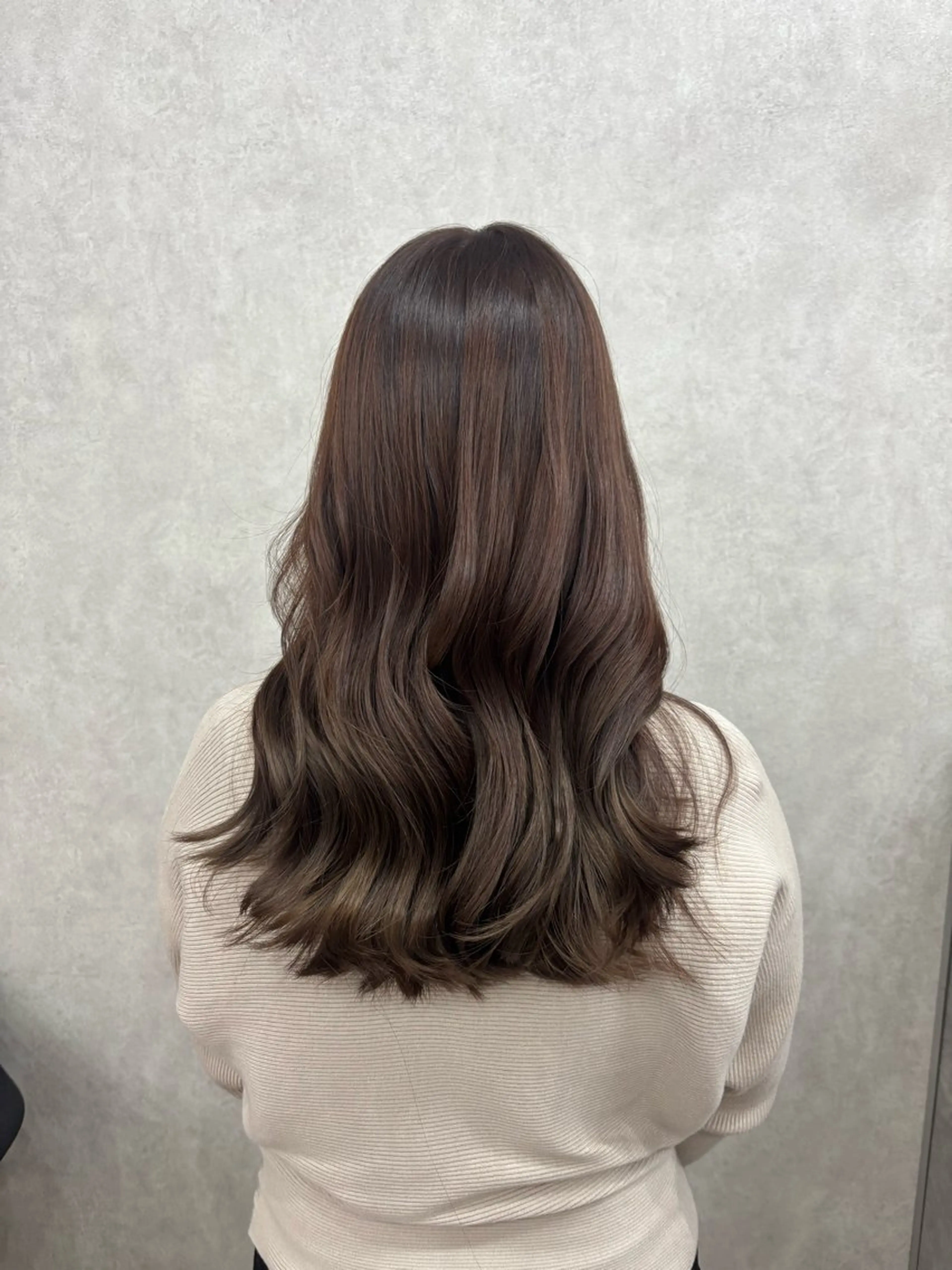 セミロング カラー ブラウンカラー チョコレートブラウン 倉澤 愛理のヘアスタイル