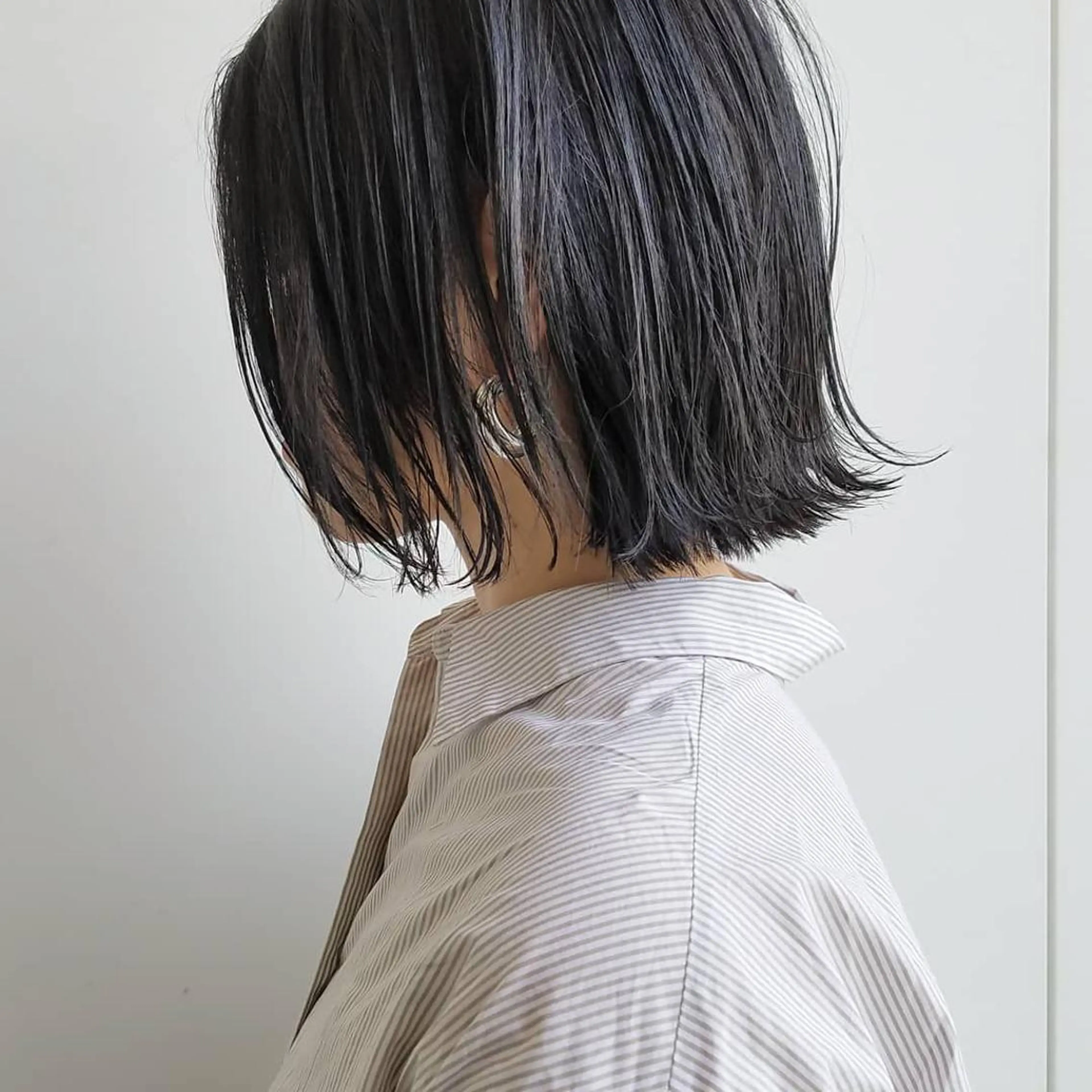 ショート カラー アッシュ ダークアッシュ ボブ Remore所属・中塚 義人のヘアスタイル
