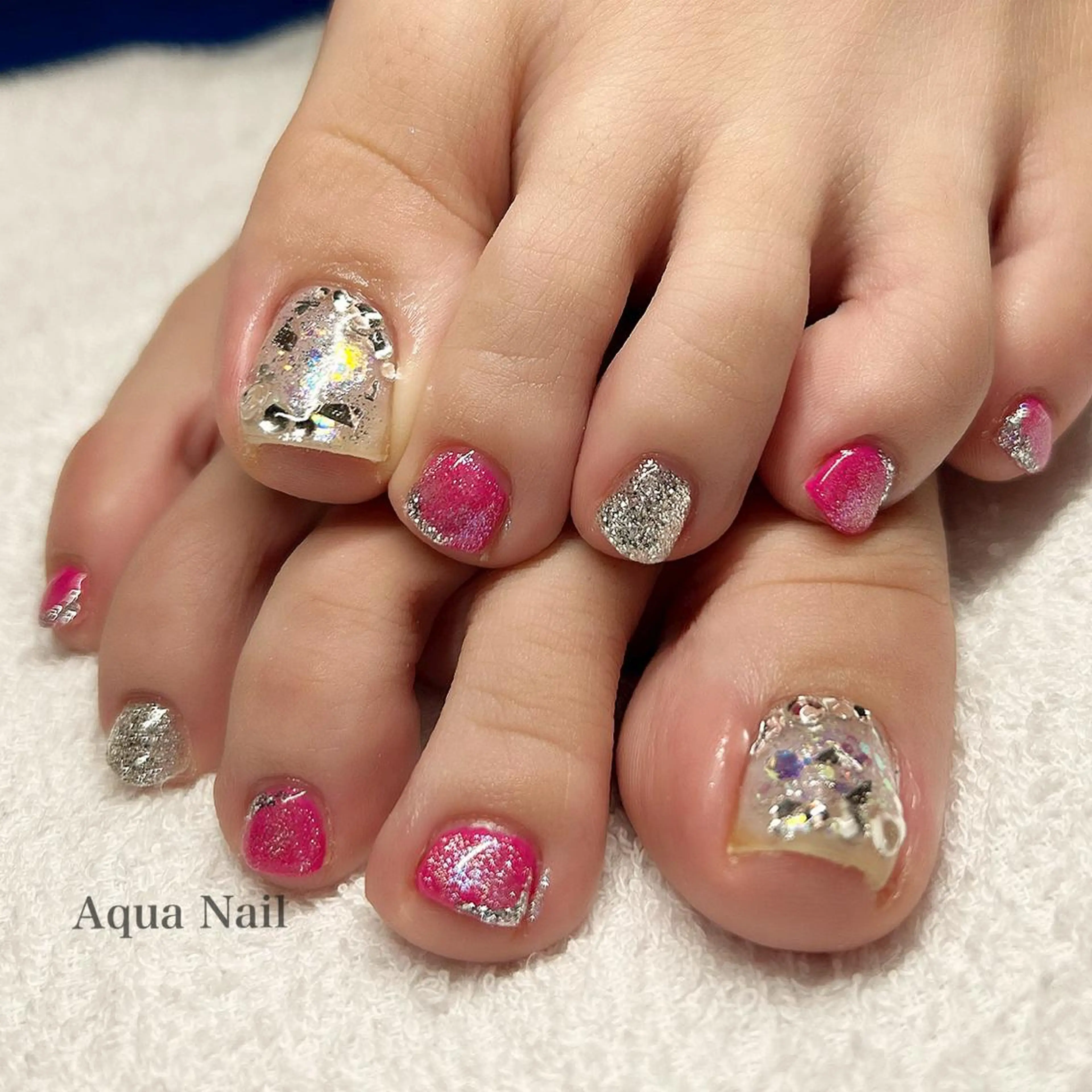 ネイル キラキラネイル ハンドネイル フットネイル AQUA NAIL所属・AQUA NAILのネイルデザイン