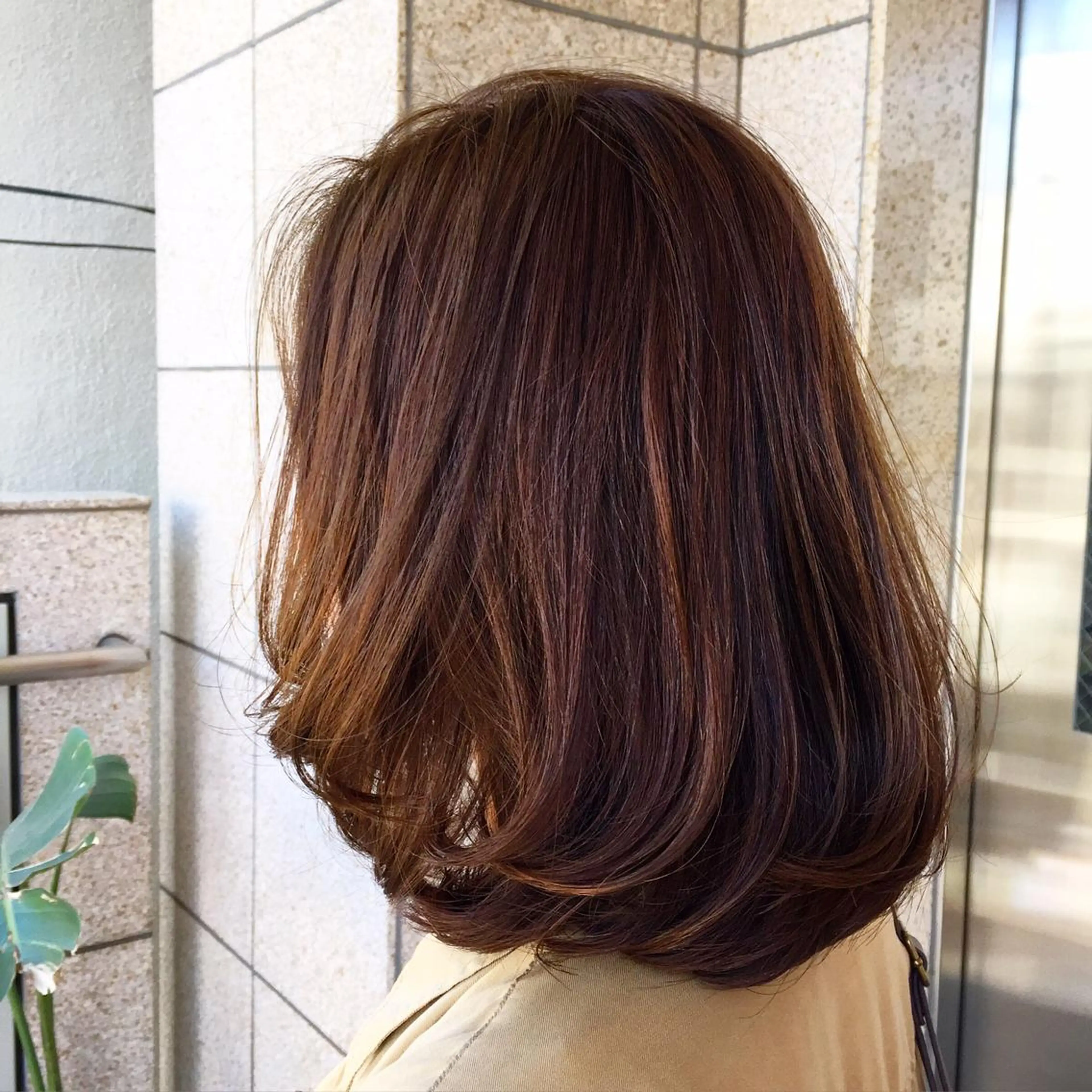 ミディアム 嶋田 直美のヘアスタイル