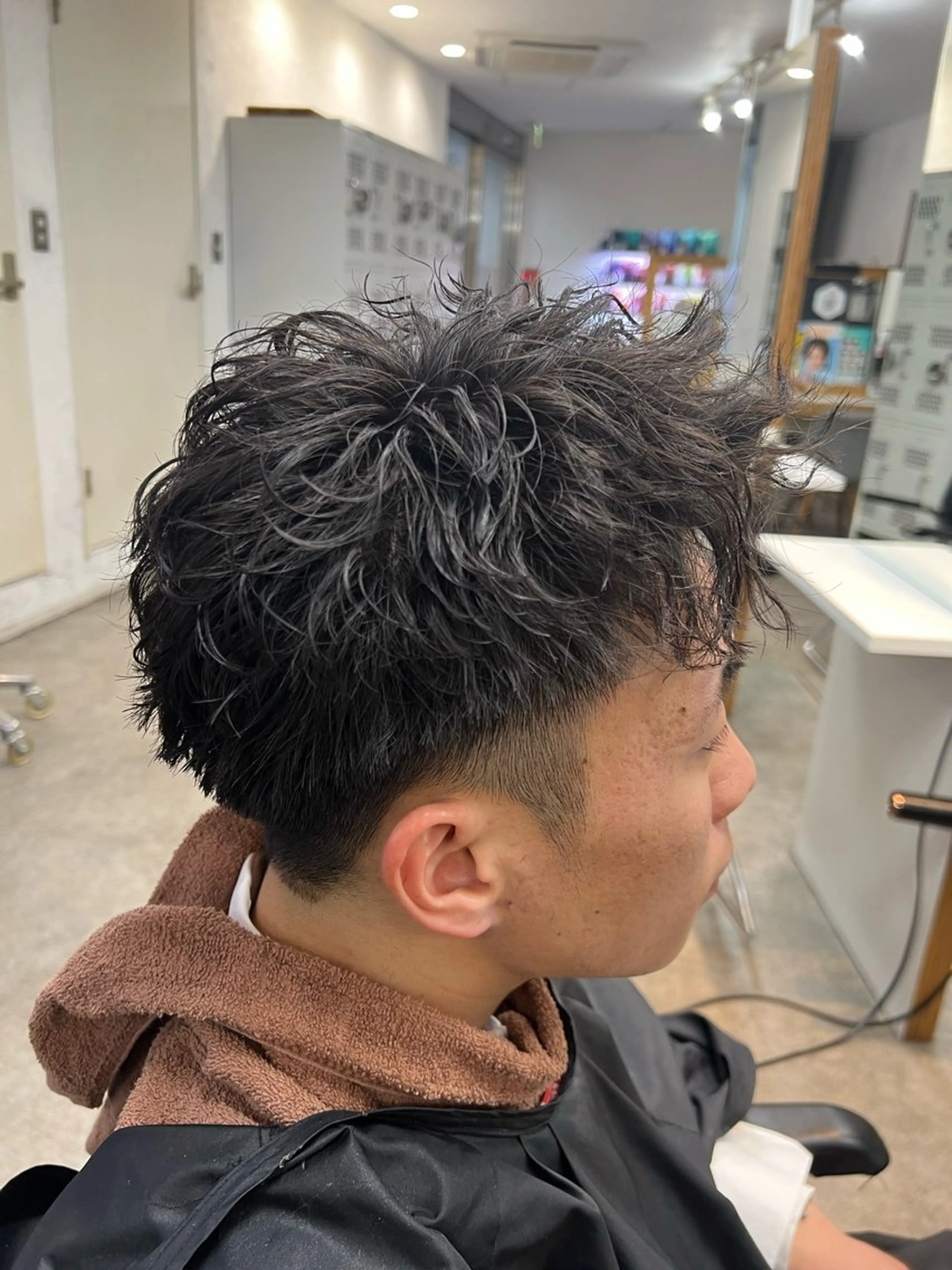 パーマ メンズ メンズパーマ メンズショート fifth 原宿 波巻きパーマイノウエのヘアスタイル