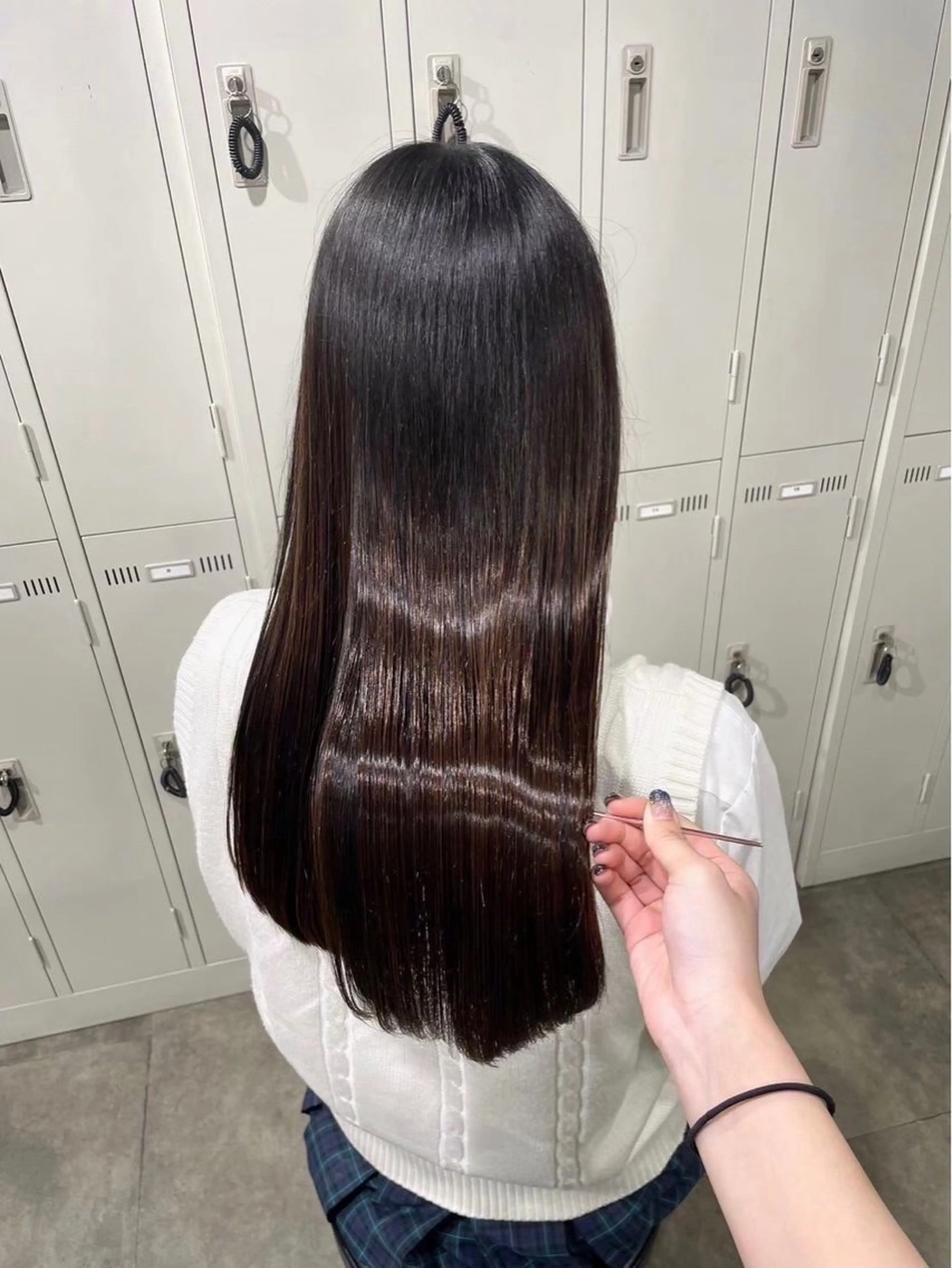 セミロング 透明感くすみカラー 🩶カナタ🩶のヘアスタイル