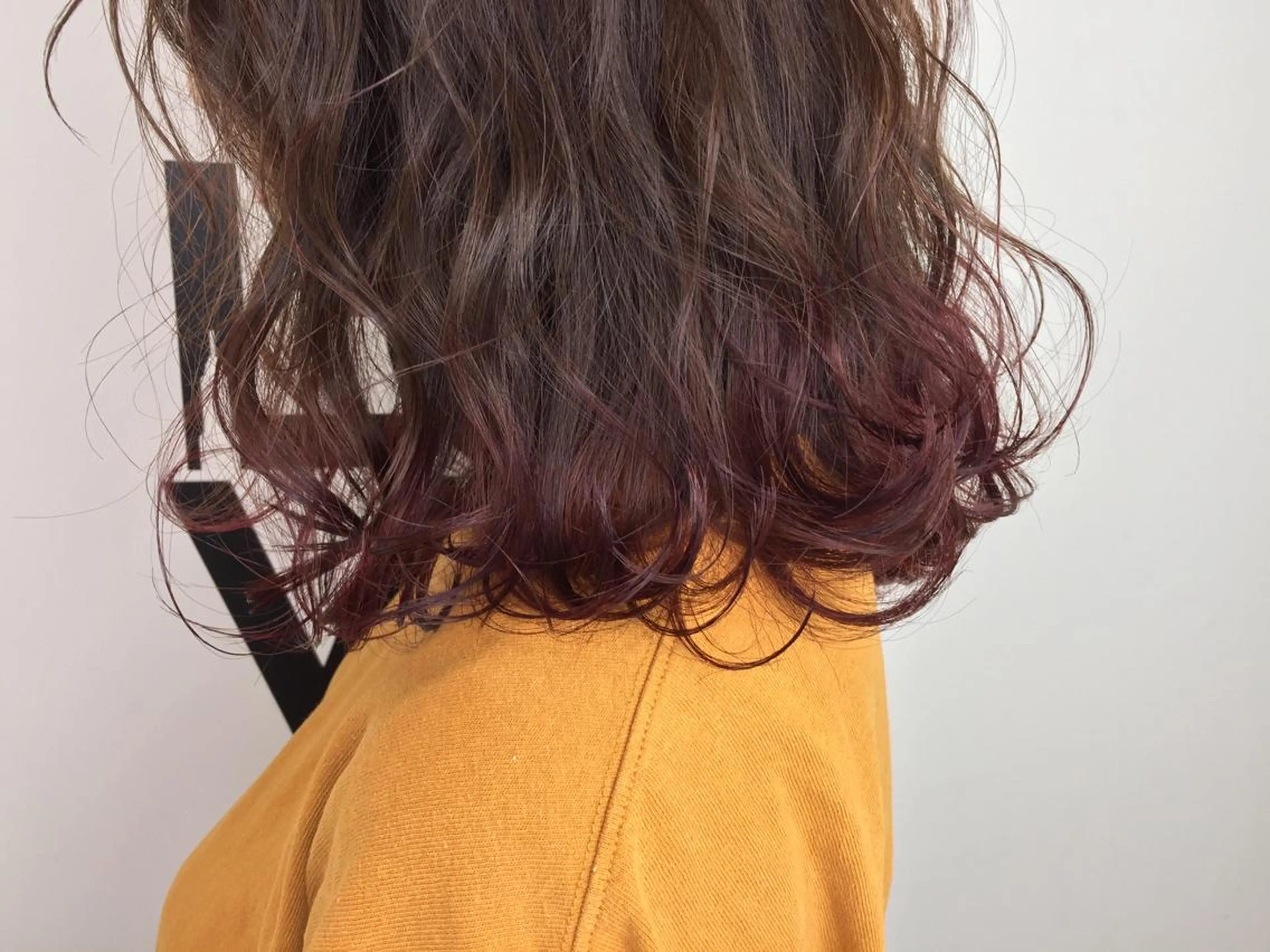 ミディアム カラー グラデーションカラー レッドカラー バイオレットカラー ✂️小顔カット✂️ 山本有紀のヘアスタイル
