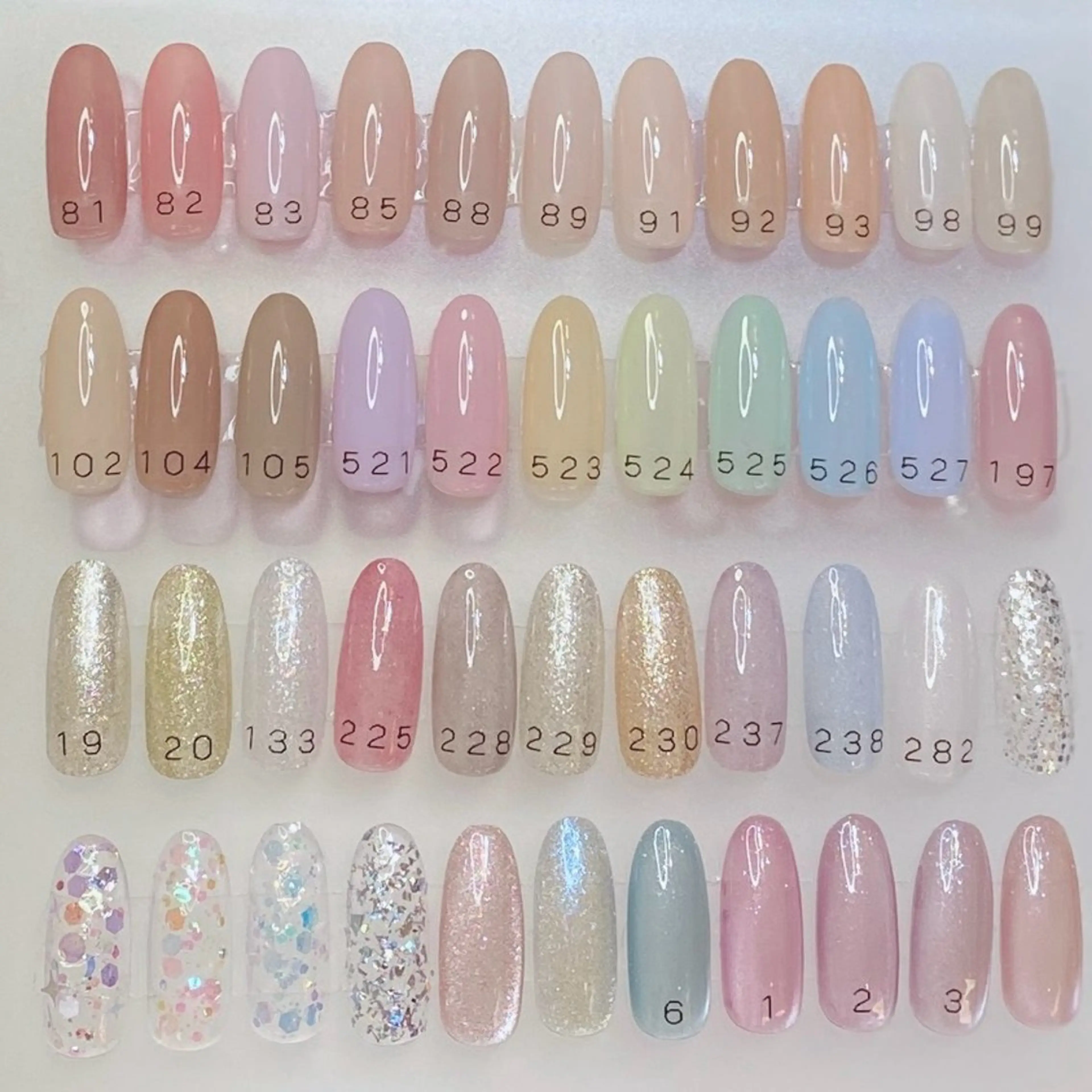 ネイル ハンドネイル nail salon Rhino (ライナ)所属・平尾ネイルサロン ライナのネイルデザイン