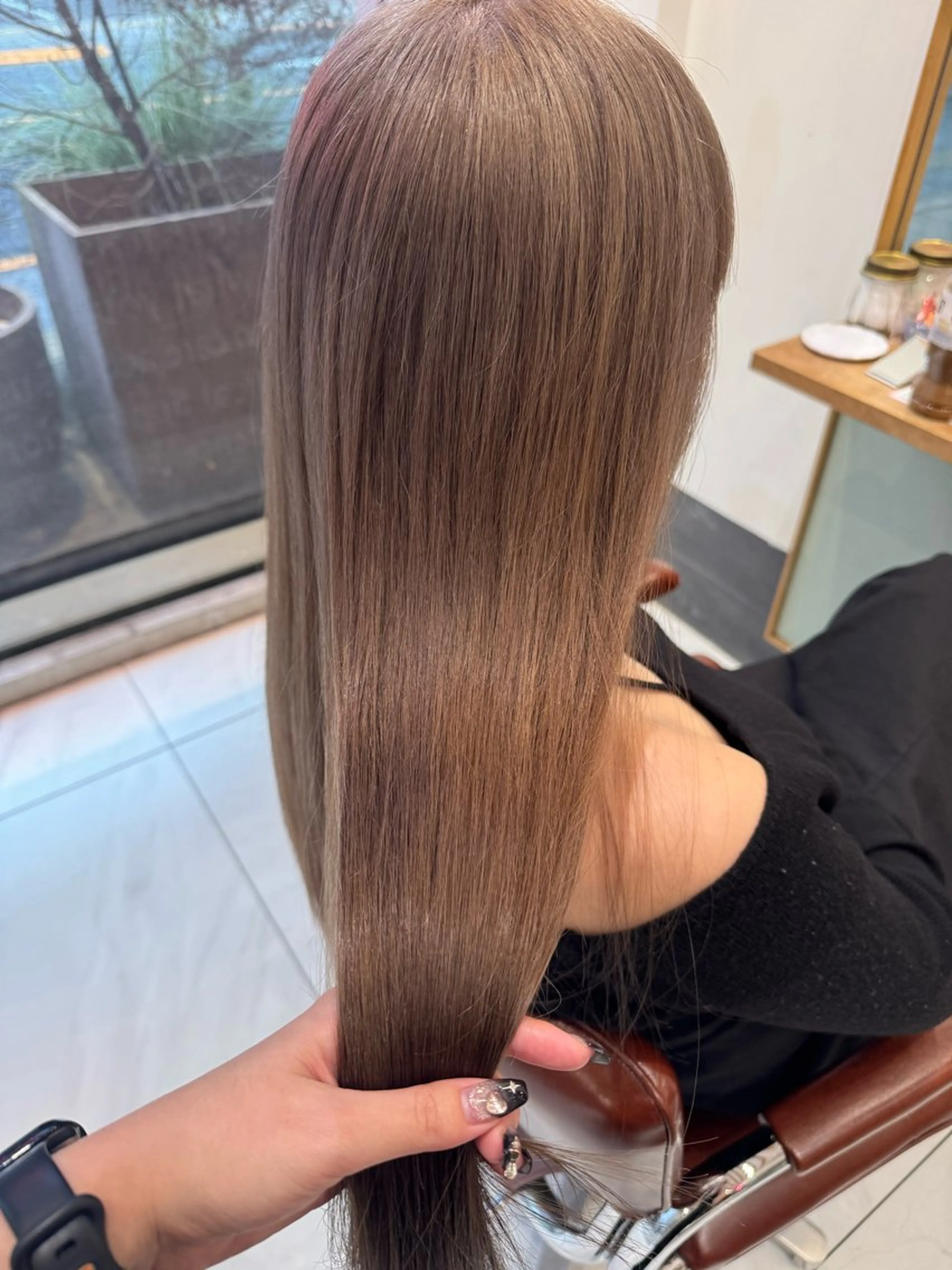 ロング カラー グレージュ ミルクティーグレージュ カット ヘアカラー ｱｵﾇﾏ ﾐﾕ 🦕のヘアスタイル