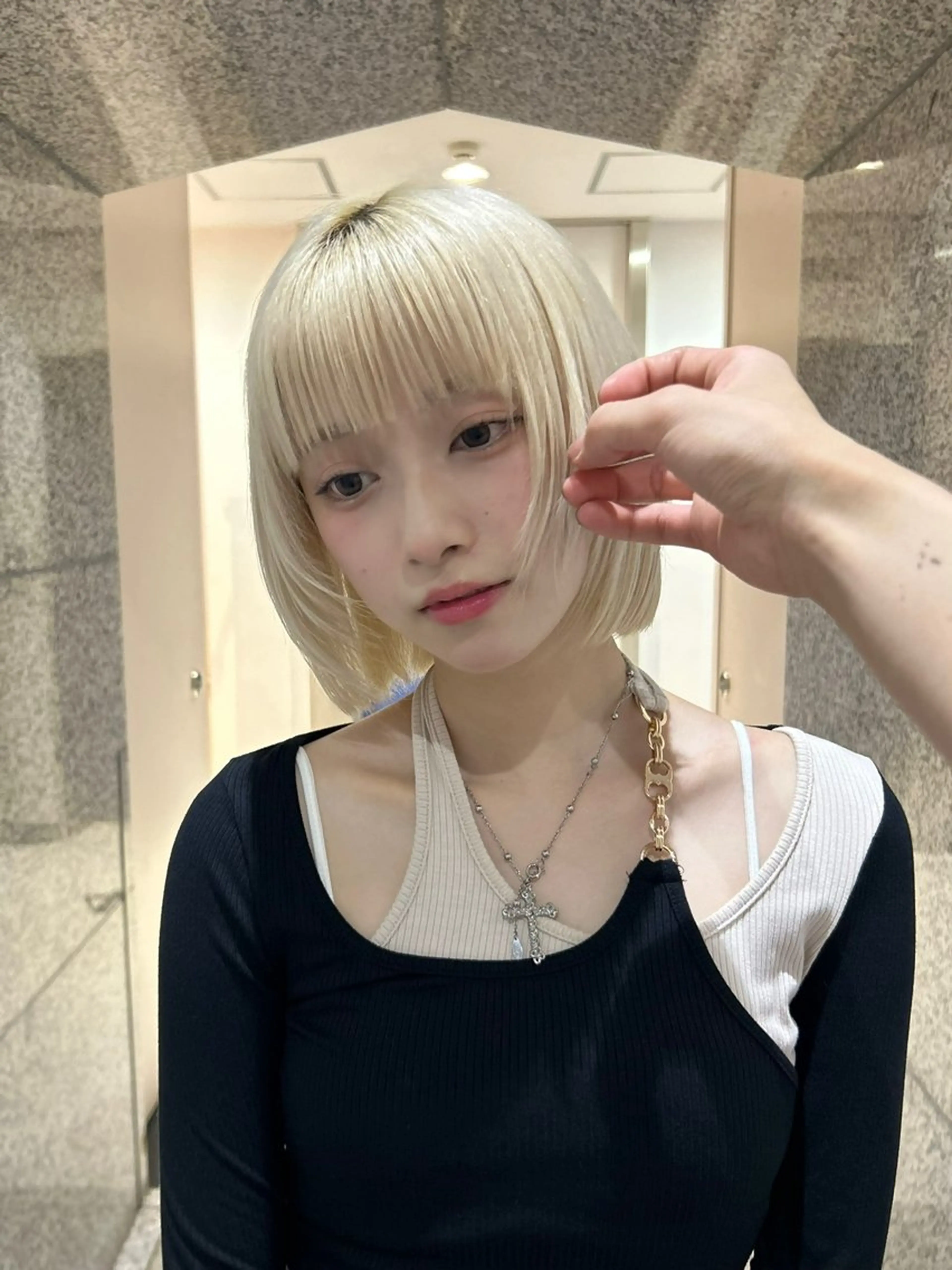 ミディアム カラー 浅倉艶🐈‍⬛ /ウルフ/レイヤーのヘアスタイル