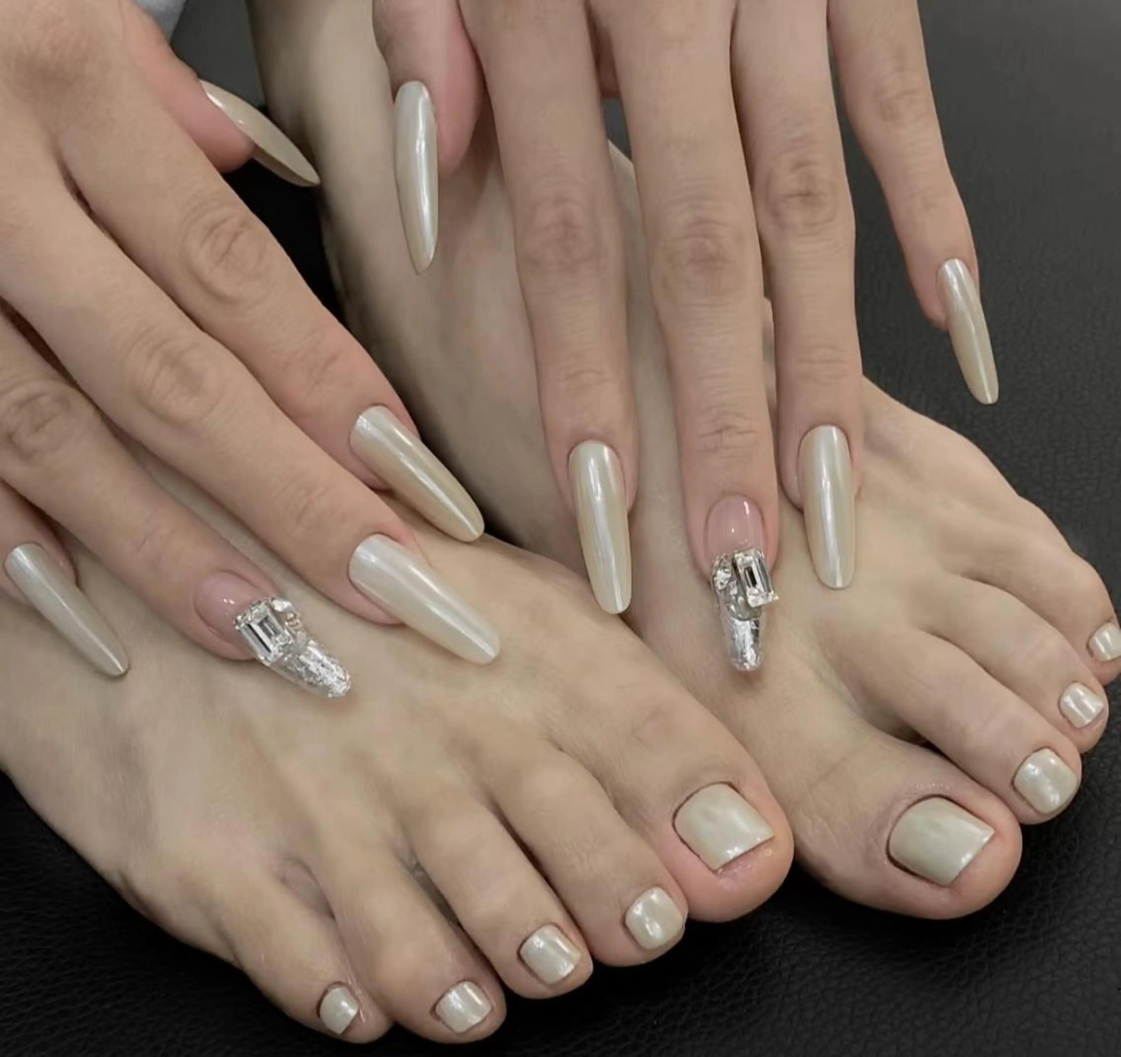 ネイル りんか🪽 ワンホンネイル🍬のネイルデザイン