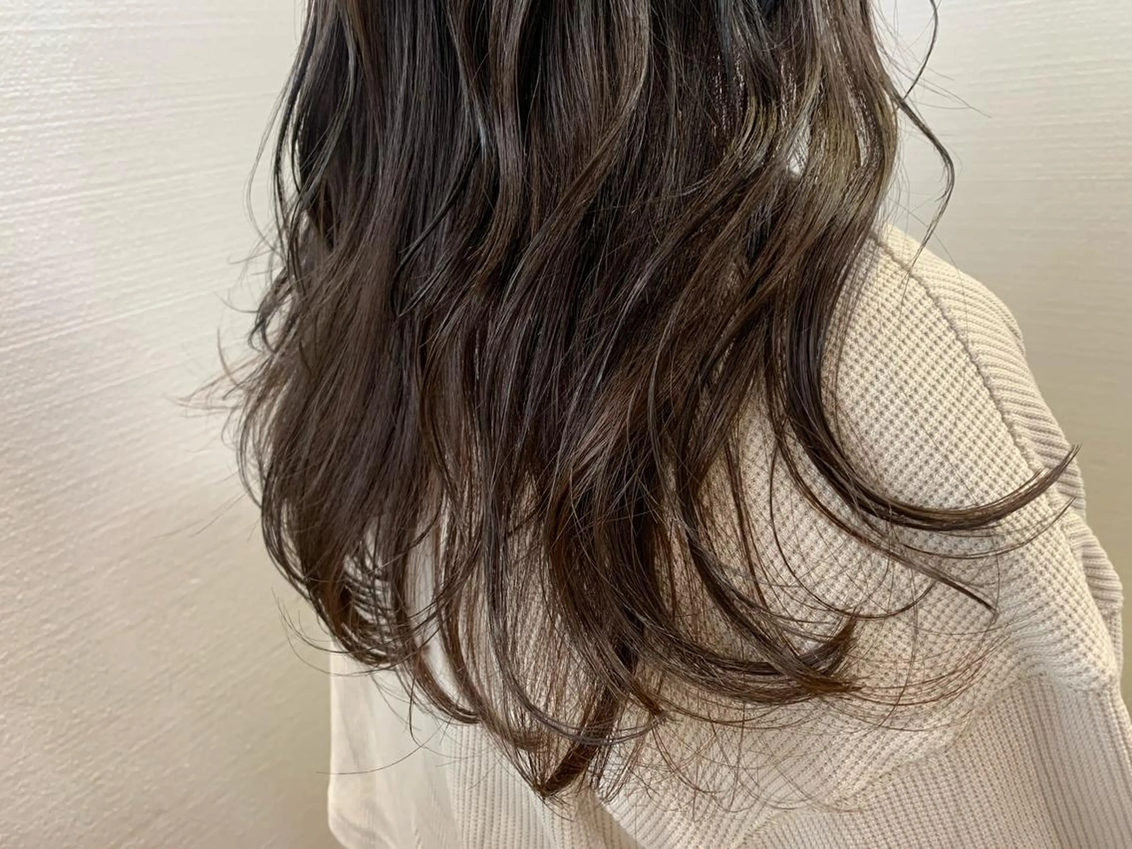 ロング カラー ラベンダーカラー ネイビーカラー カット ヘアカラー トリートメント 【Uneユヌ】菊地 春那のヘアスタイル