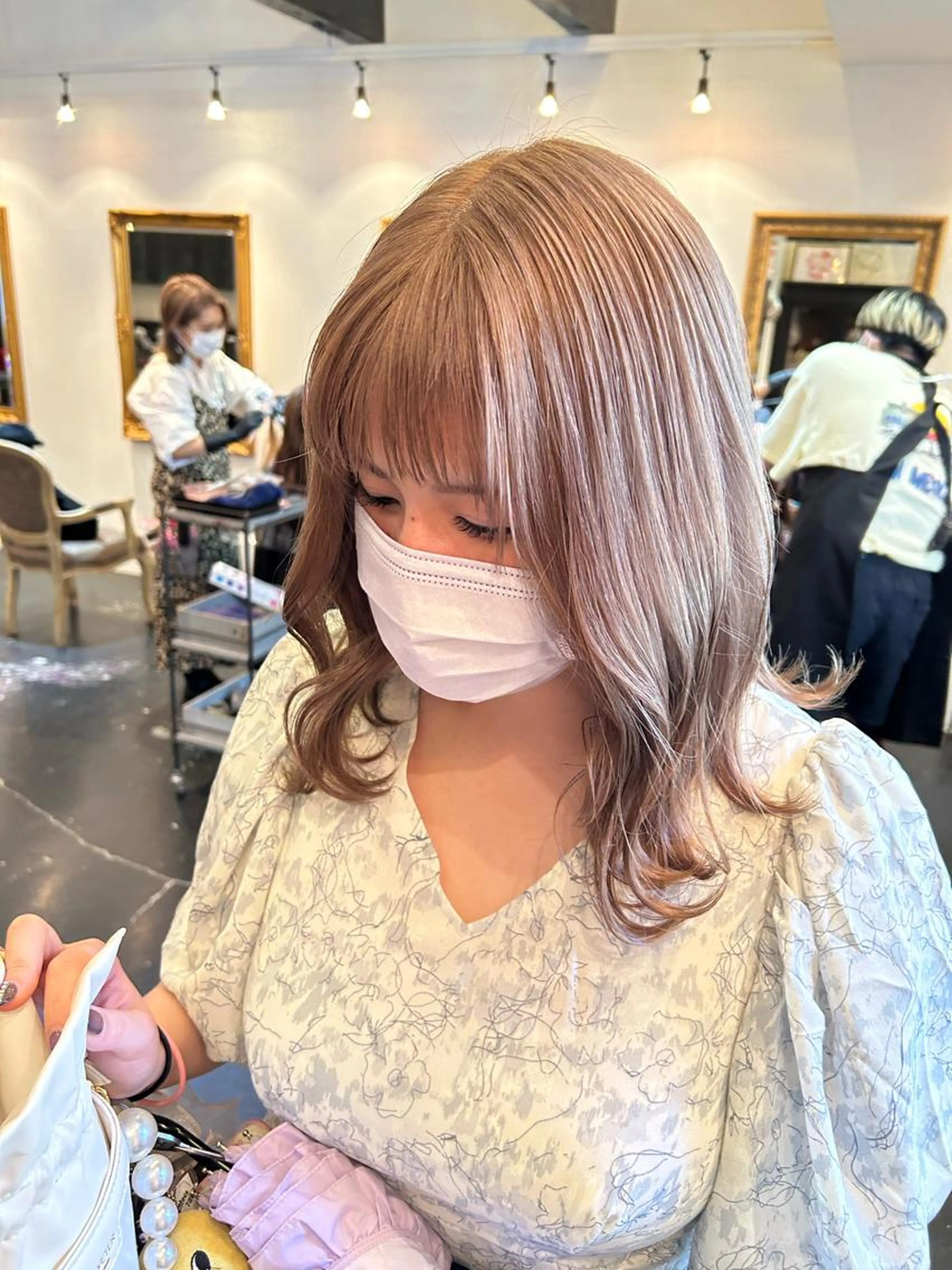 《土日OK》カット+ブリーチ有り無し選べるWカラー+トリートメント💝の写真