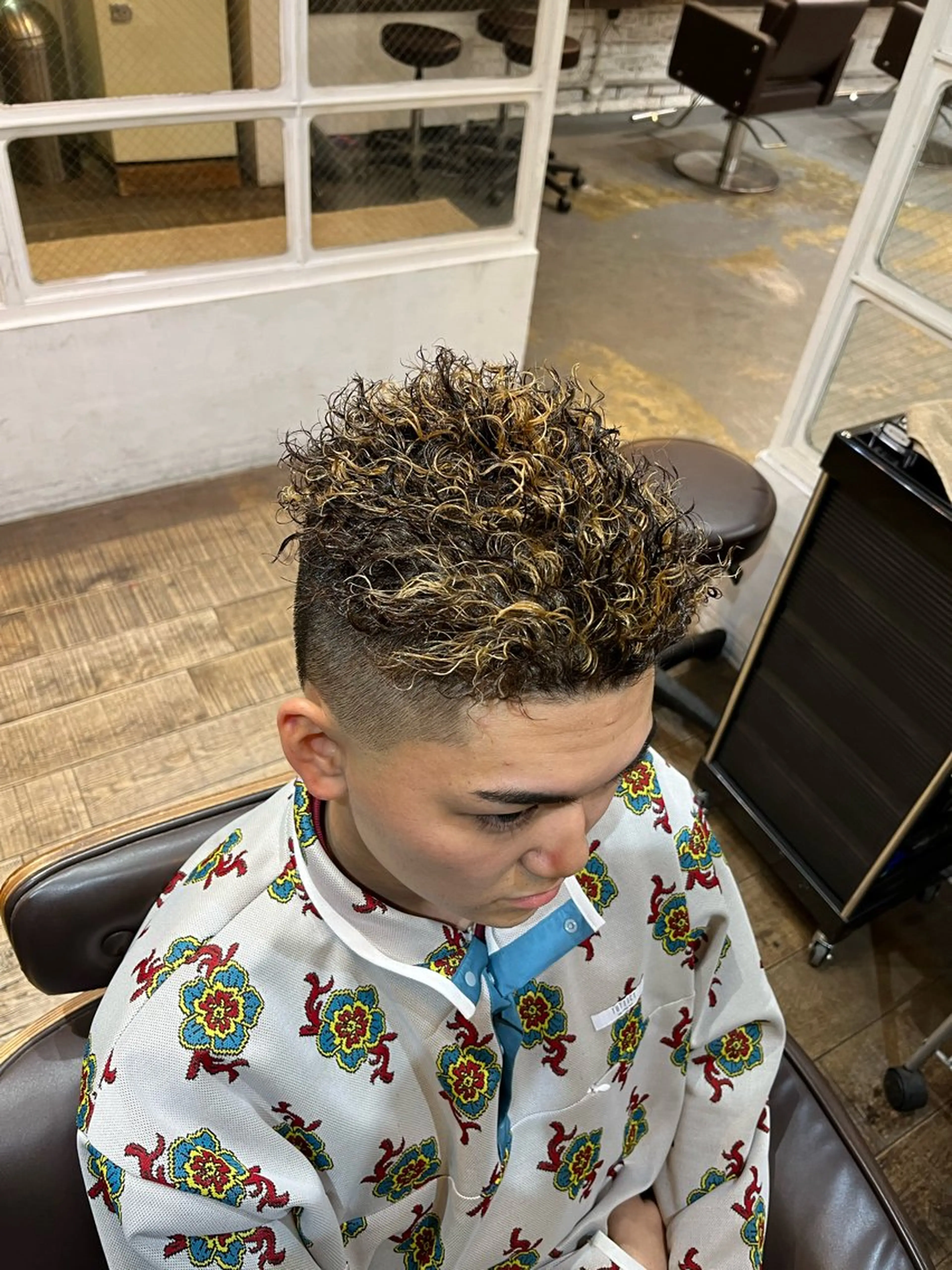 ショート パーマ メンズ メンズハイライト ハイライト カット パーマ トリートメント 💈メンズ特化💈 TASUKUのヘアスタイル