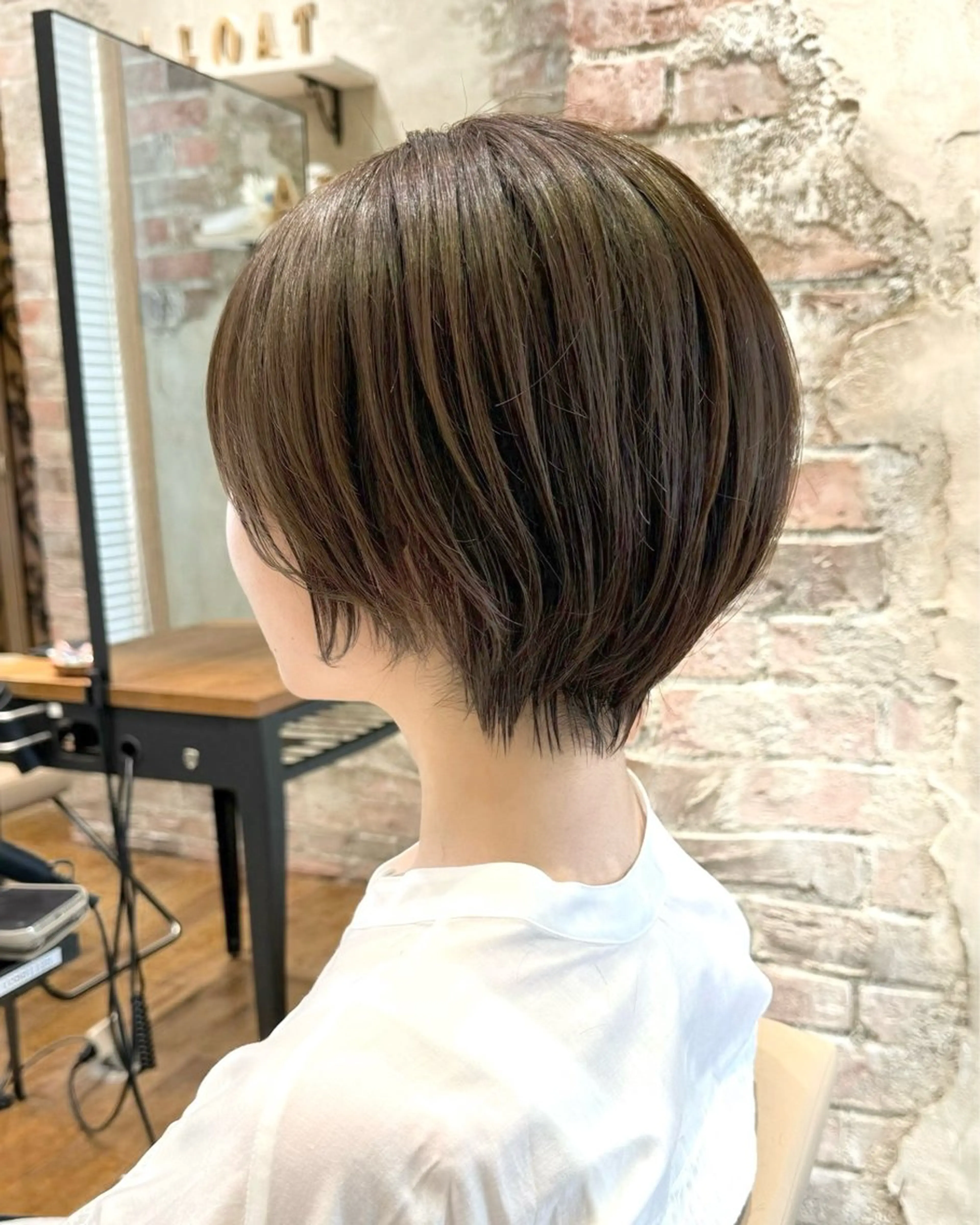 ショート カラー カット ヘアカラー トリートメント 💍新宿ショート 💍岩田莉奈のヘアスタイル