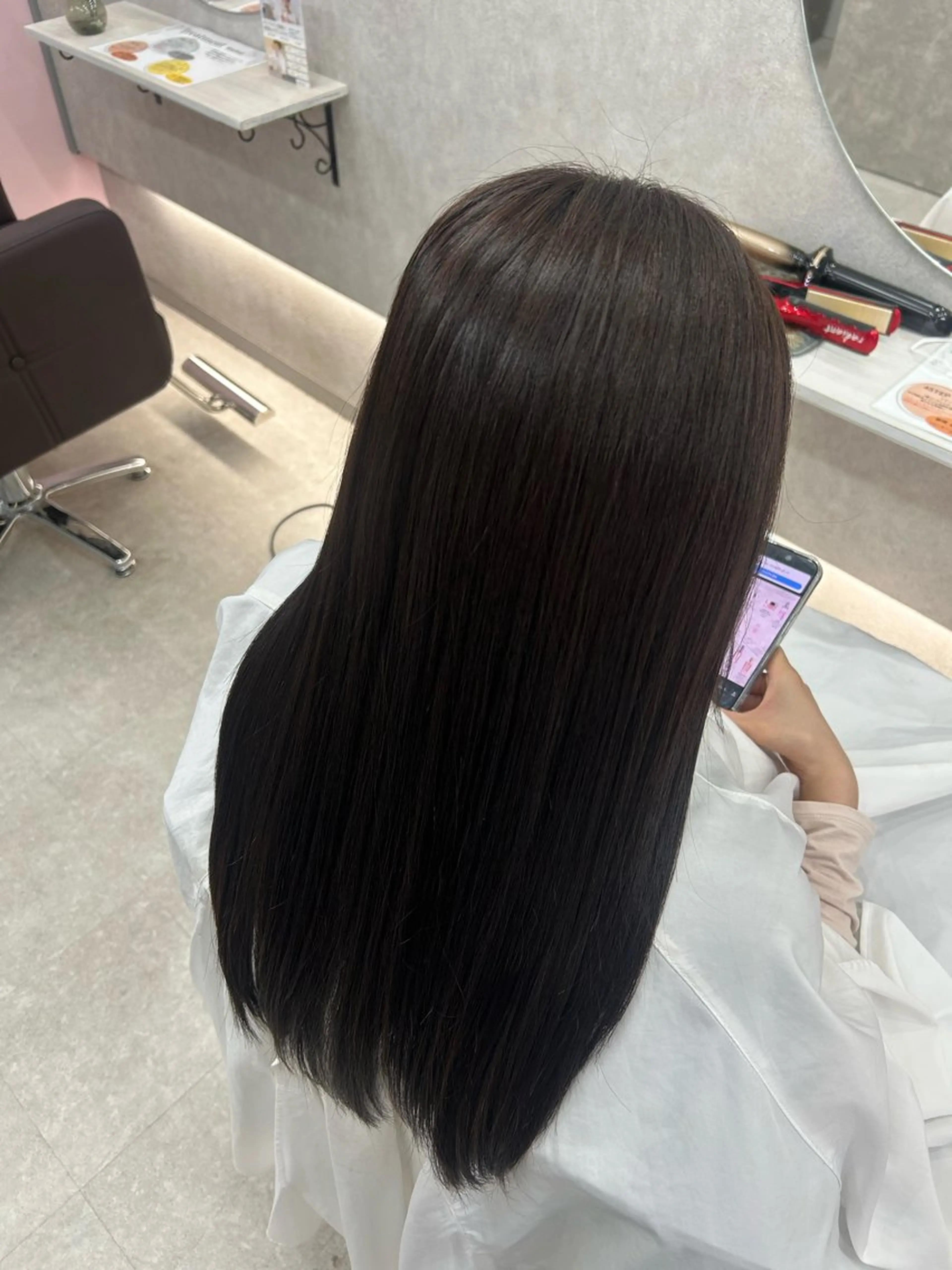 ロング カラー ヘアカラー トリートメント 七海 芽亜利のヘアスタイル