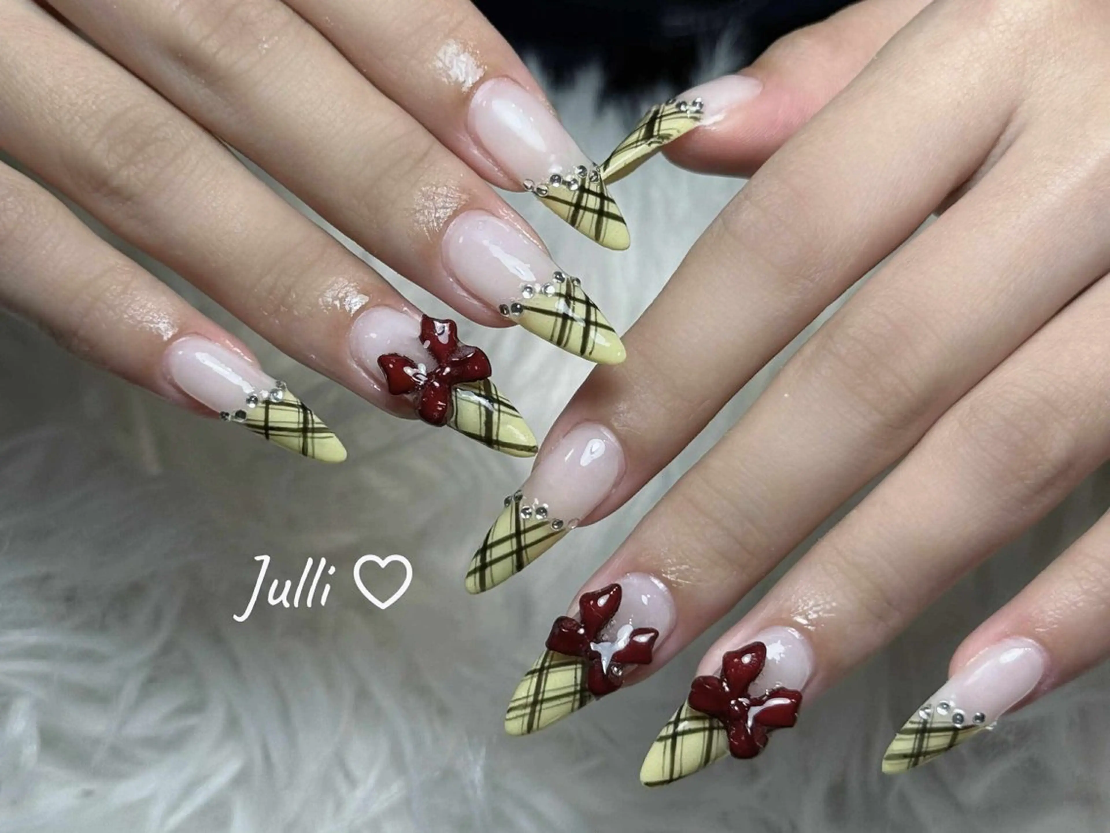 ネイル ボルドー ブラウン チークネイル ドット フットネイル ハンドネイル Julli nail studio所属・Julli NailStudioのネイルデザイン