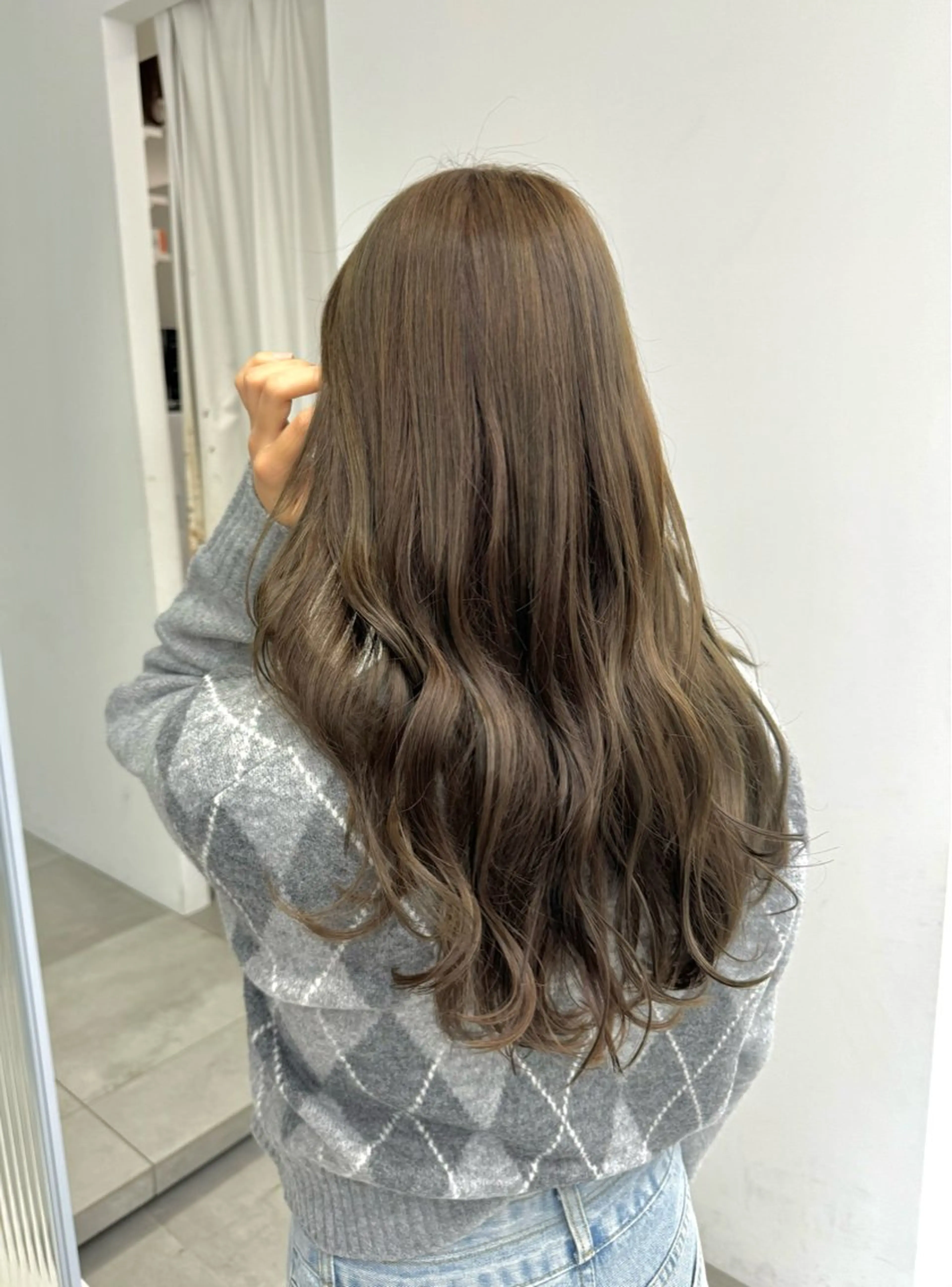 カラー ベージュカラー ブリーチ 透明感カラー ブリーチなしカラー オリーブベージュ ヘアカラー ブリーチなし 寒色カラーのヘアスタイル