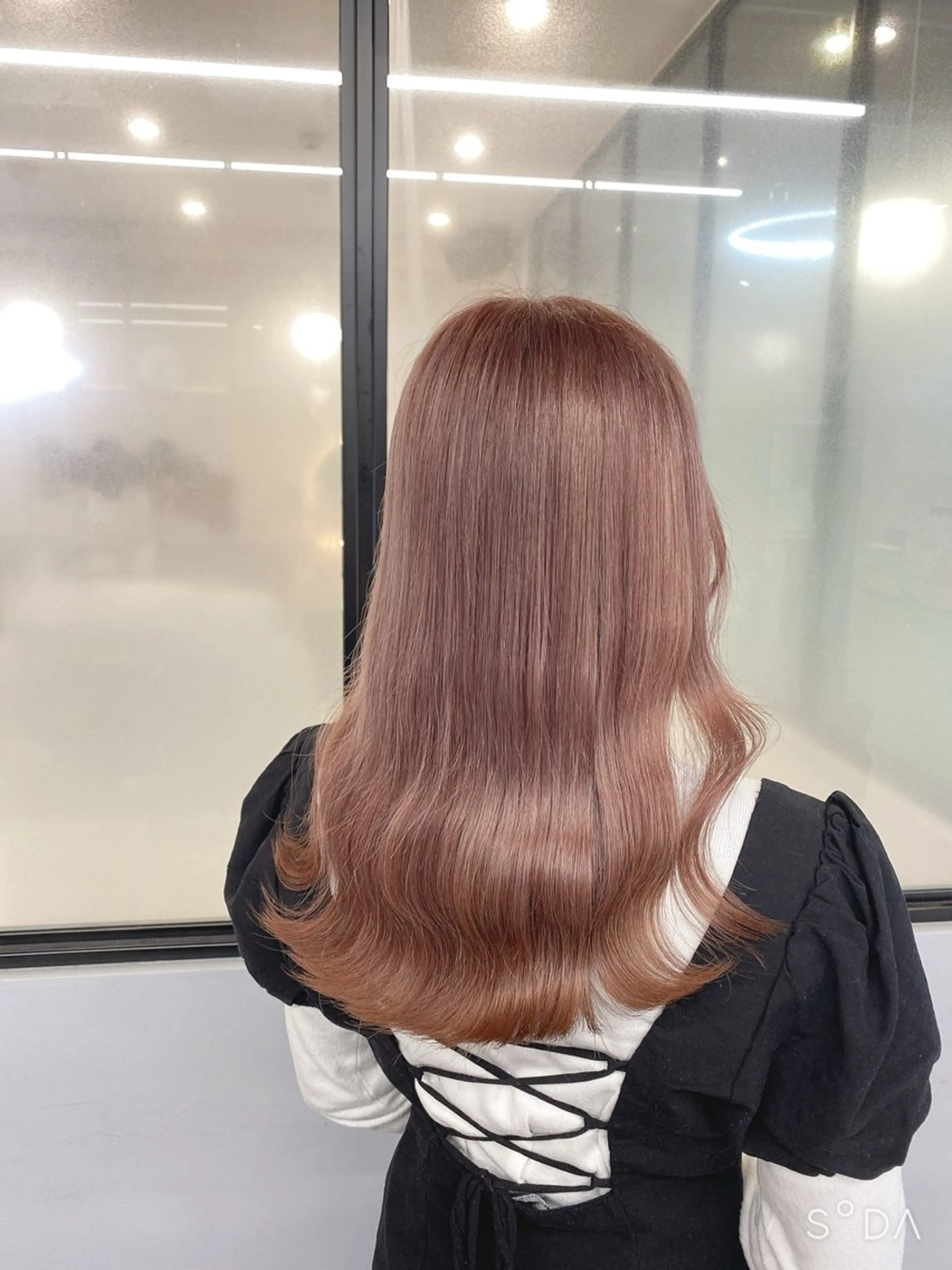 セミロング カラー ブリーチ ピンクカラー ヘアカラー Lapis 栄店所属・尾関 隼多のヘアスタイル