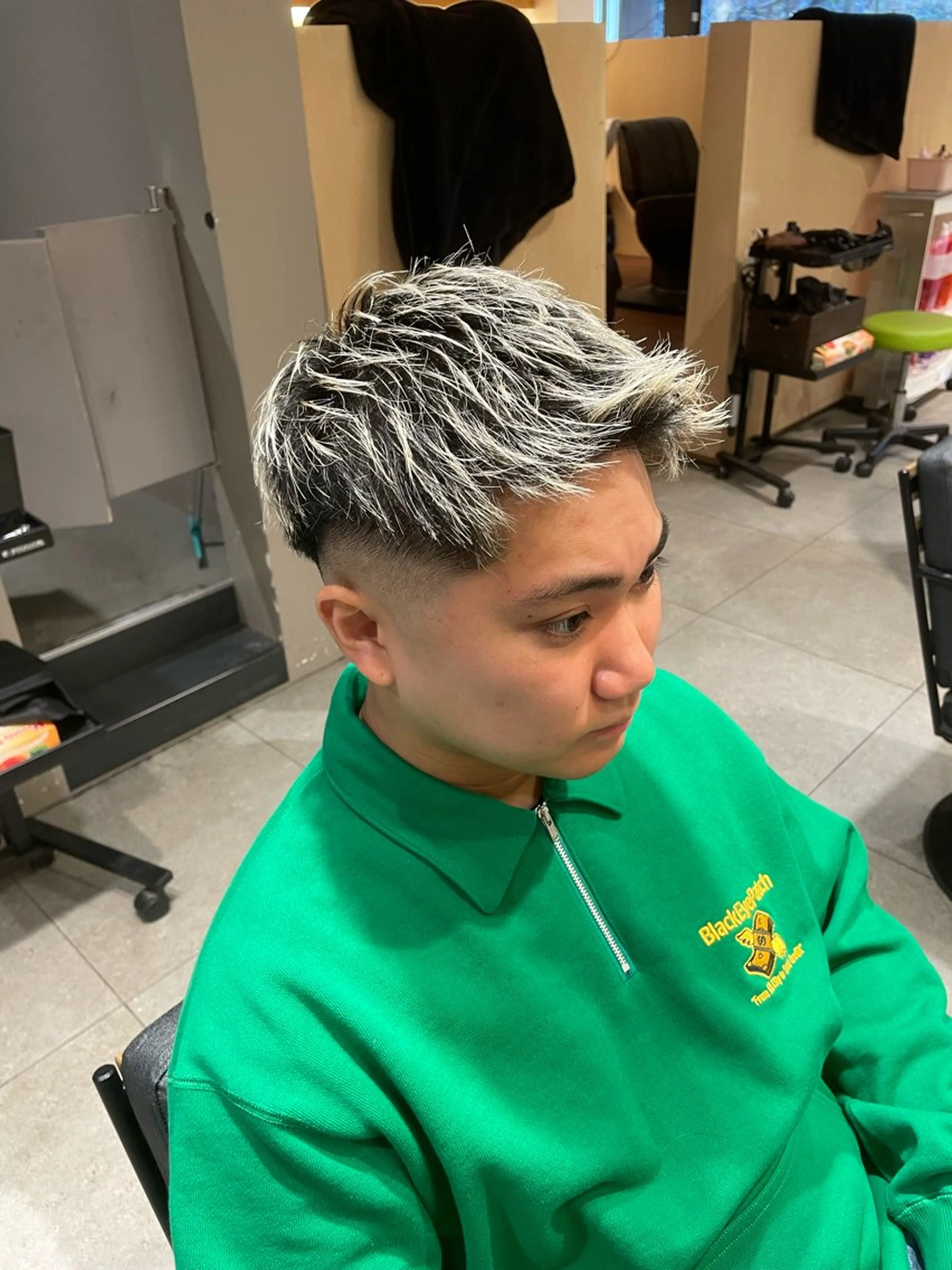 カラー メンズ フェードカット スキンフェード カット Le'a所属・渋谷/フェード/ 國分 翔のヘアスタイル