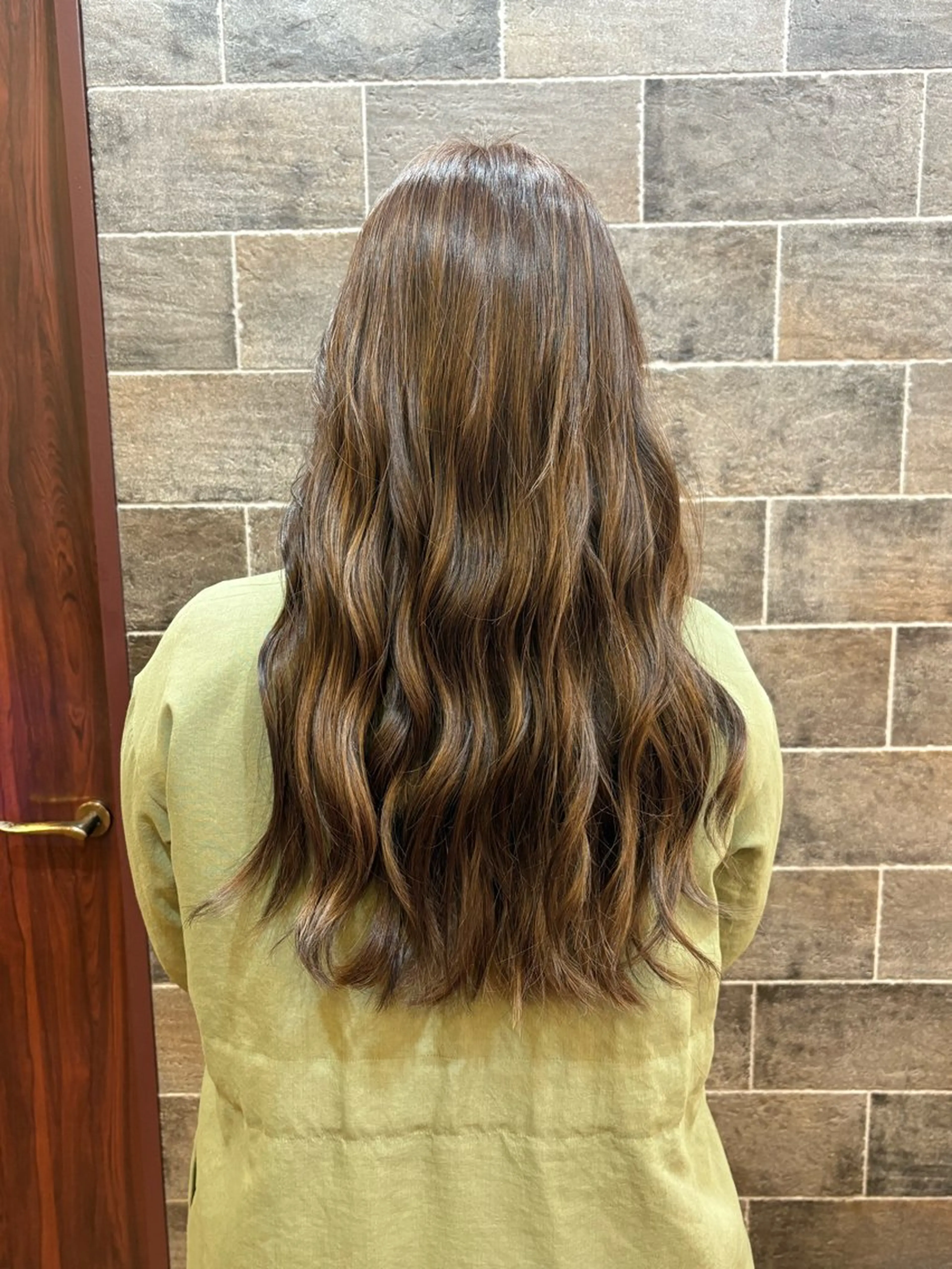 ロング アッシュ ボブ ハイライト レイヤーカット 栗原 鈴華🌻のヘアスタイル