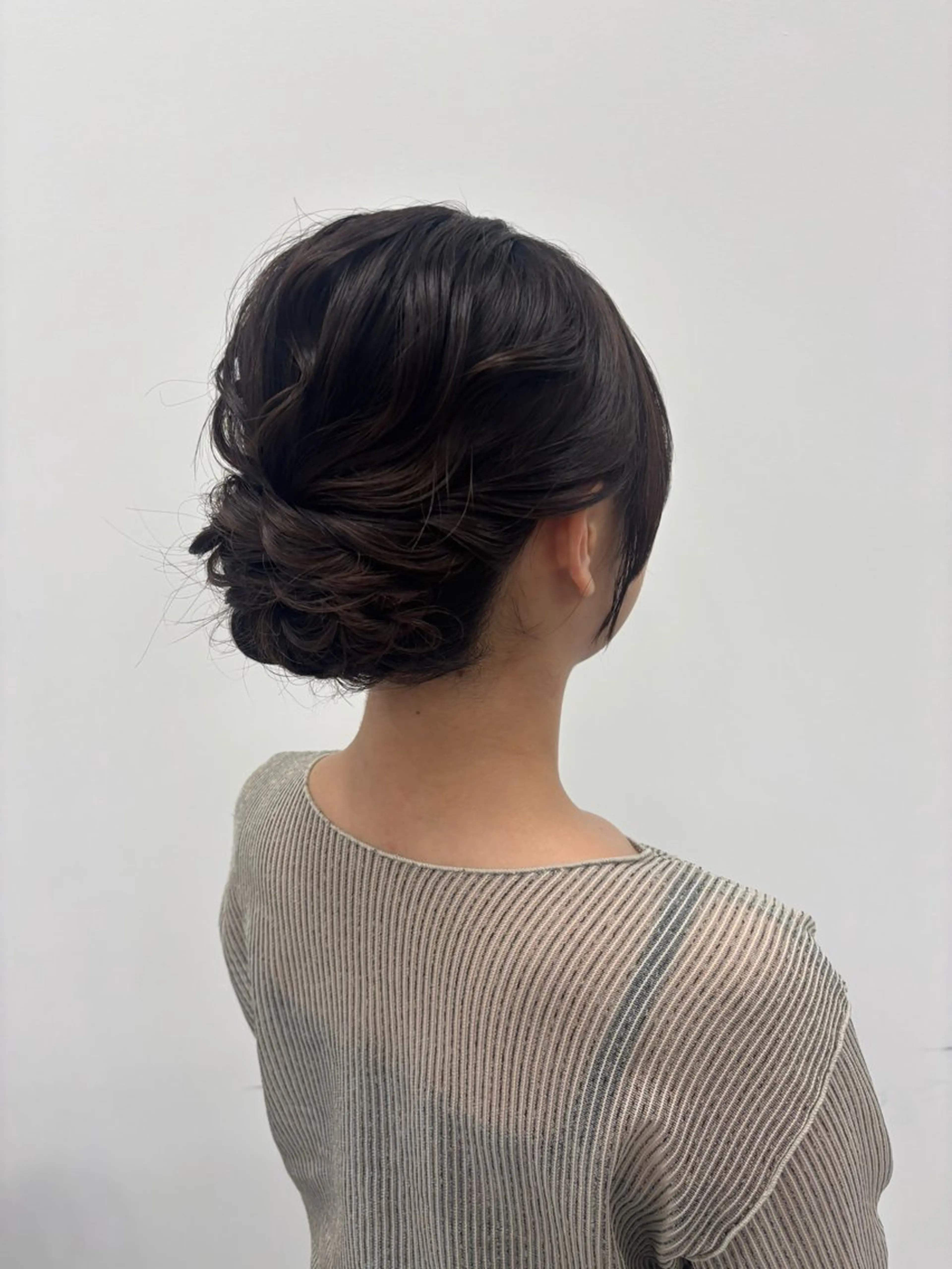 大事なお出かけ前に💖シニヨンで大人可愛く🎀🫧の写真