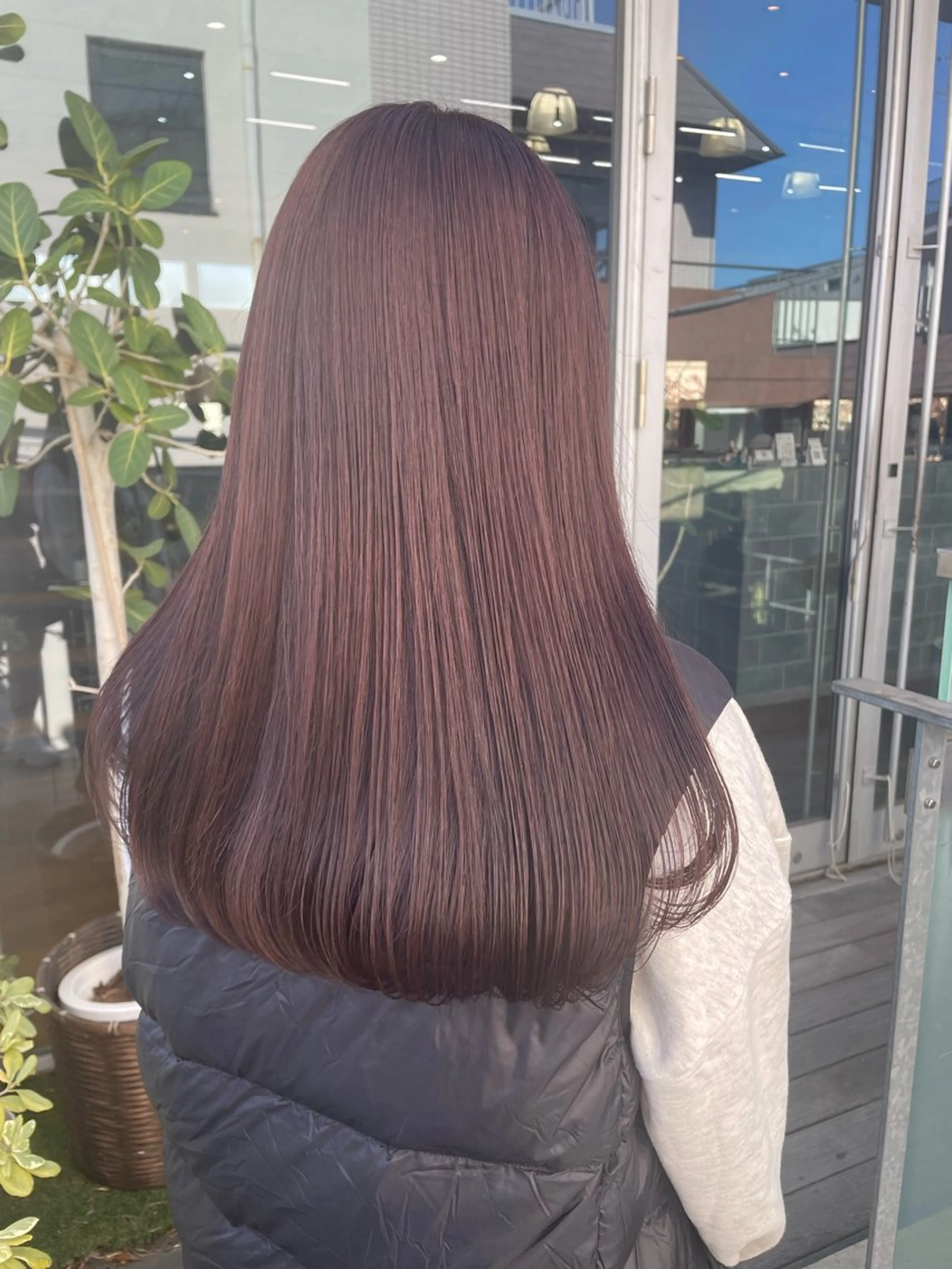 セミロング ヘアカラー トリートメント 顔まわりレイヤー🎀 くぼやま　みおのヘアスタイル