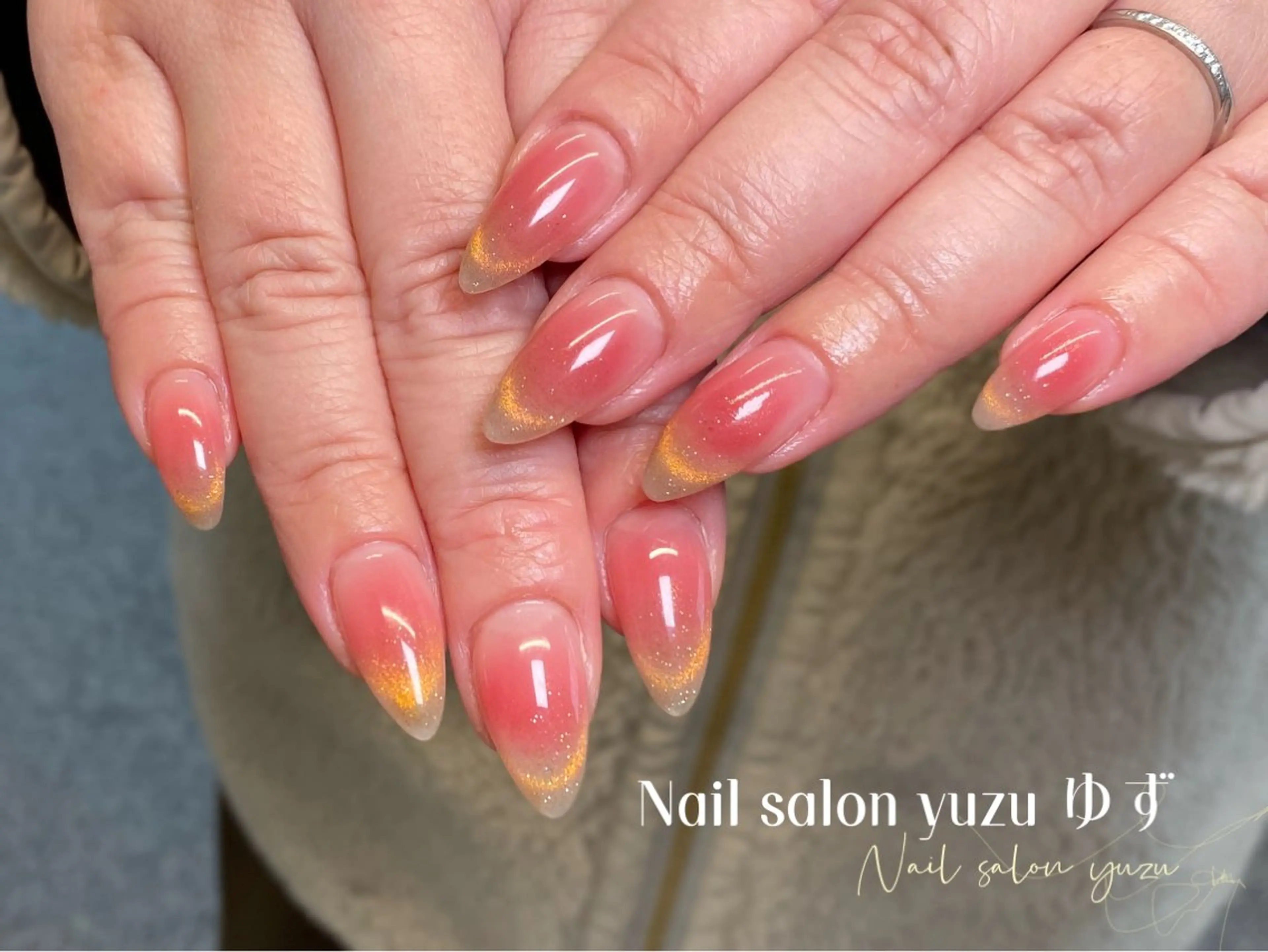 ネイル カジュアル チークネイル 成人式 ドット フレンチネイル ゆず Nail Salonのネイルデザイン