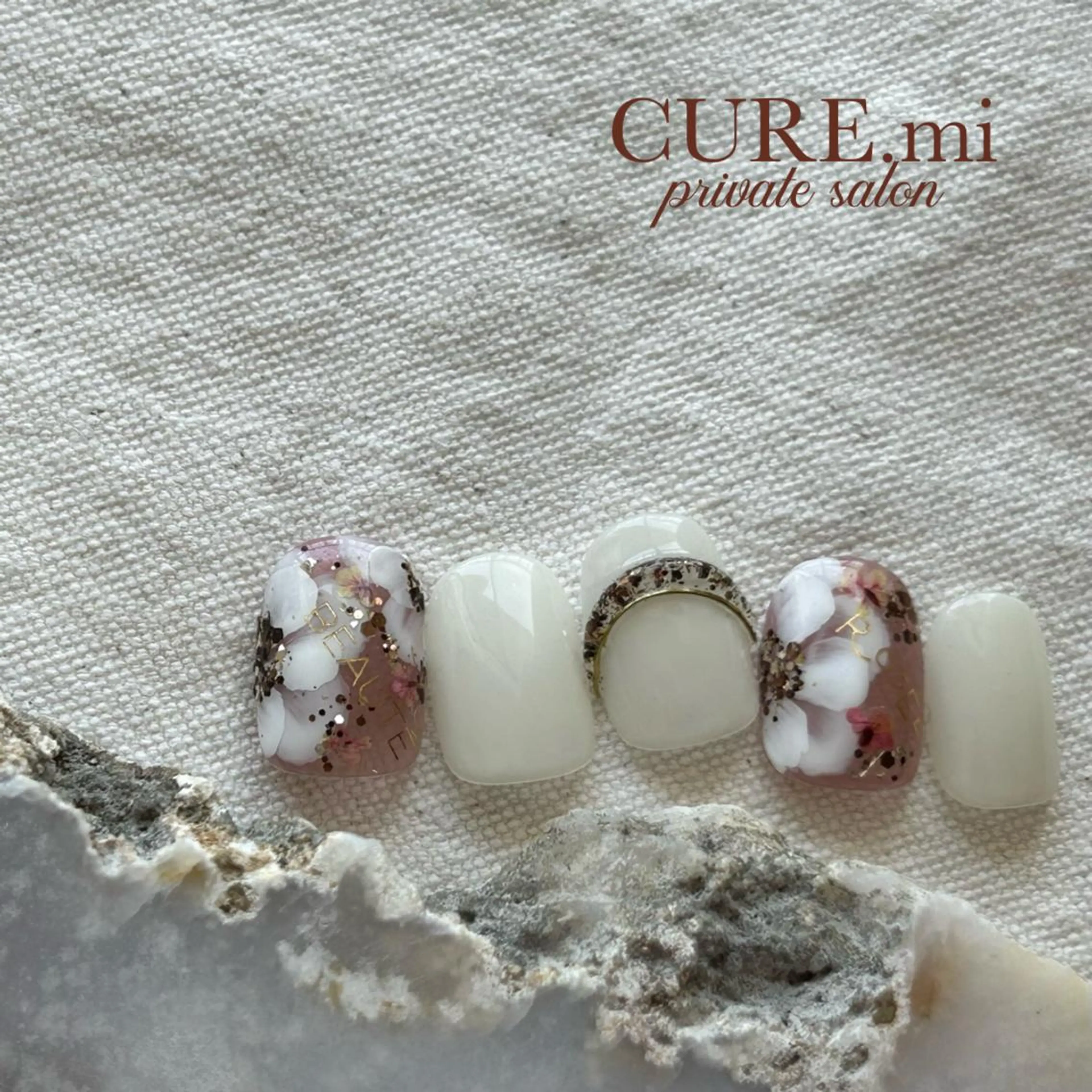 ネイル フラワーネイル ハンドネイル ハンドケア CURE.mi所属・伊藤 美香のネイルデザイン