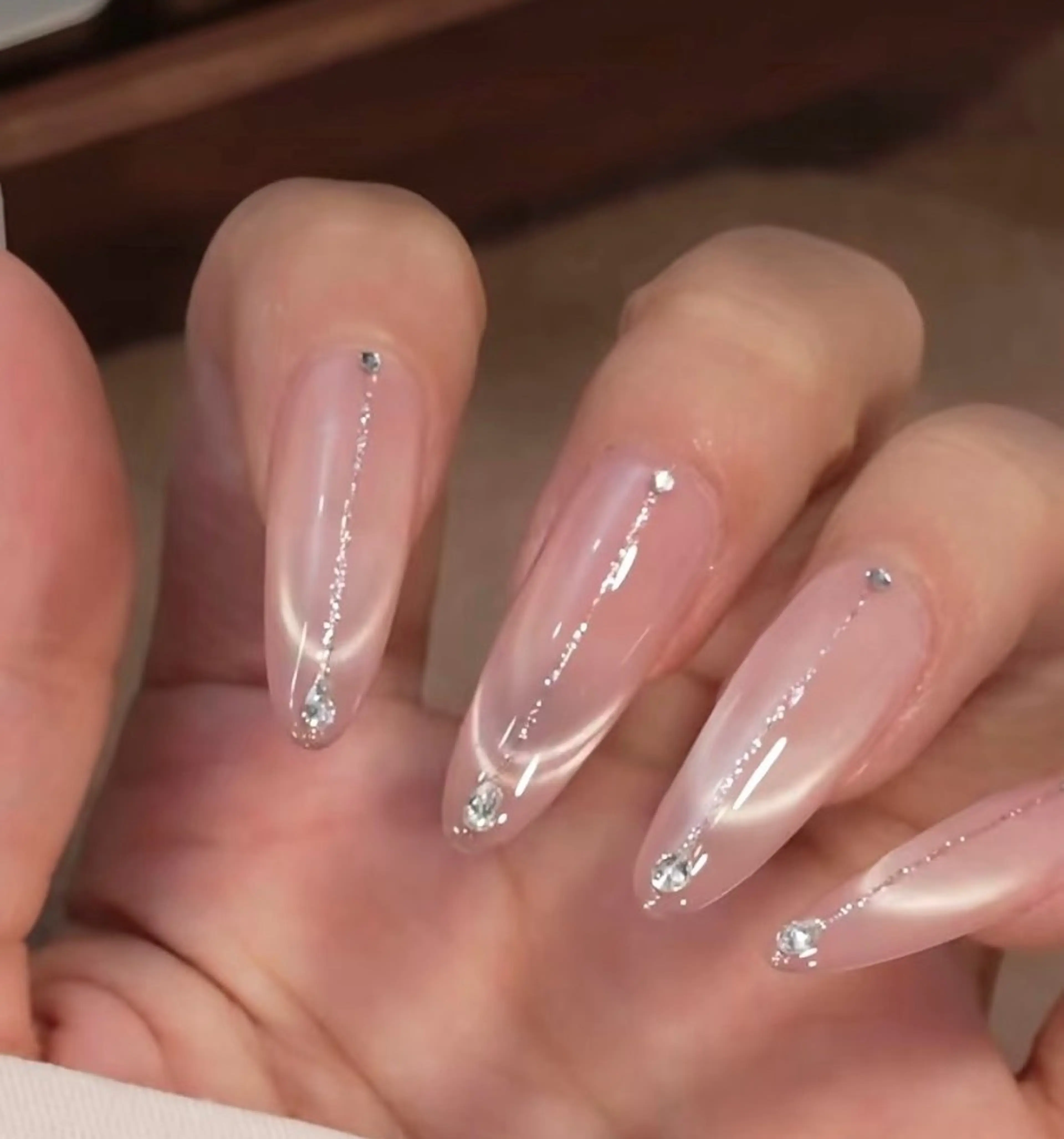 ネイル 高木 維麗絲のネイルデザイン