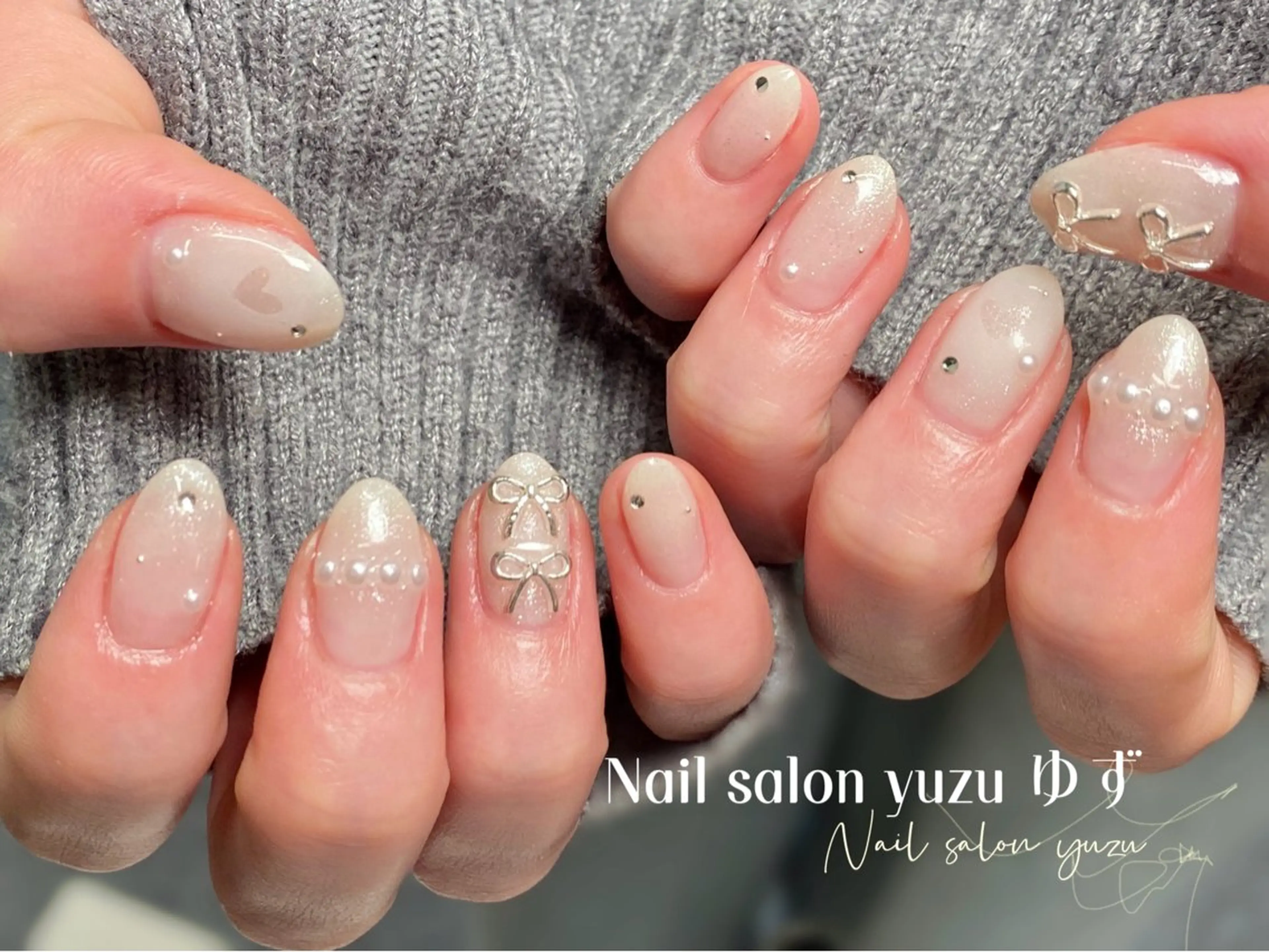 ネイル カジュアル チークネイル 成人式 ドット フレンチネイル ゆず Nail Salonのネイルデザイン