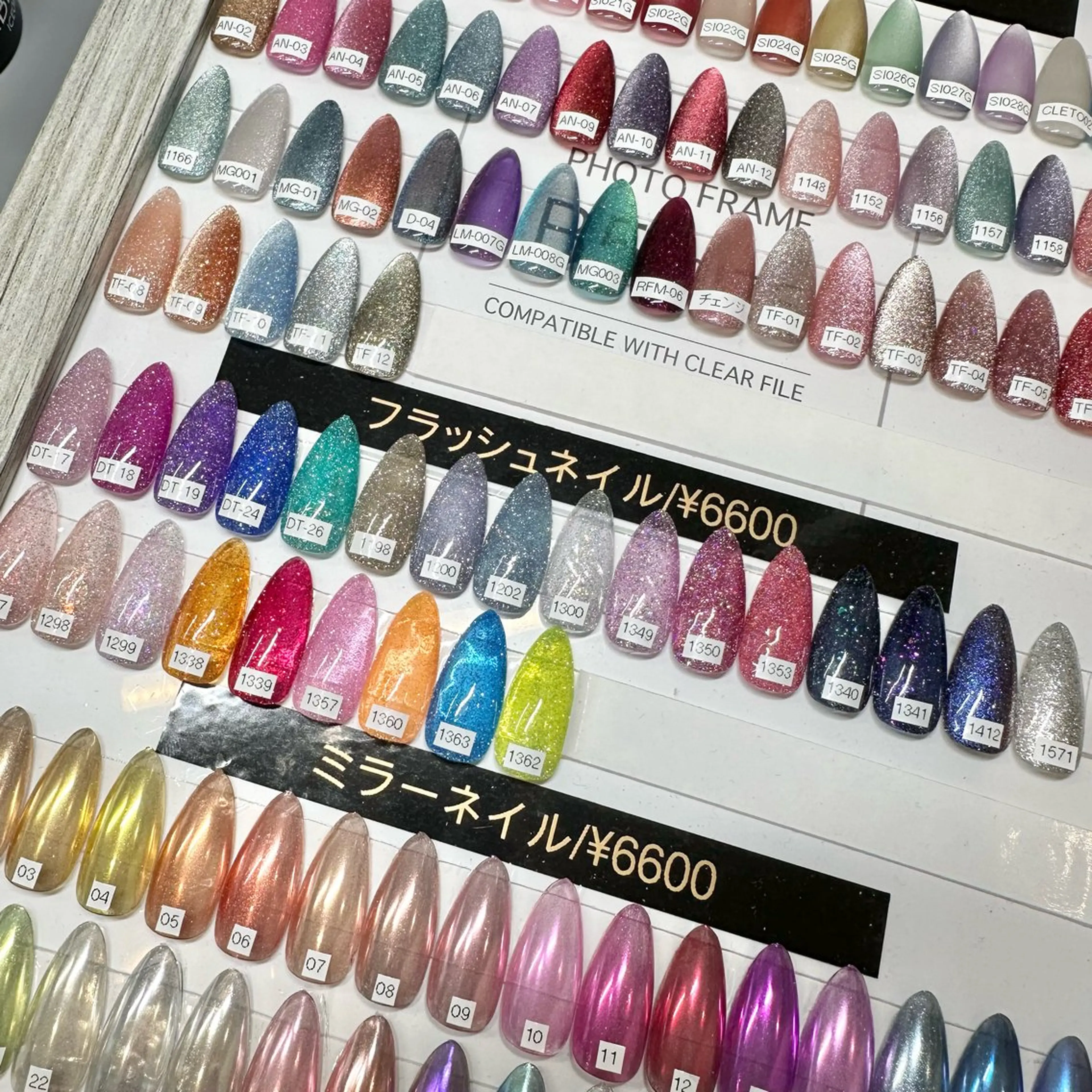 ネイル フラッシュネイル ハンドネイル Riona / R*NAIL.comのネイルデザイン