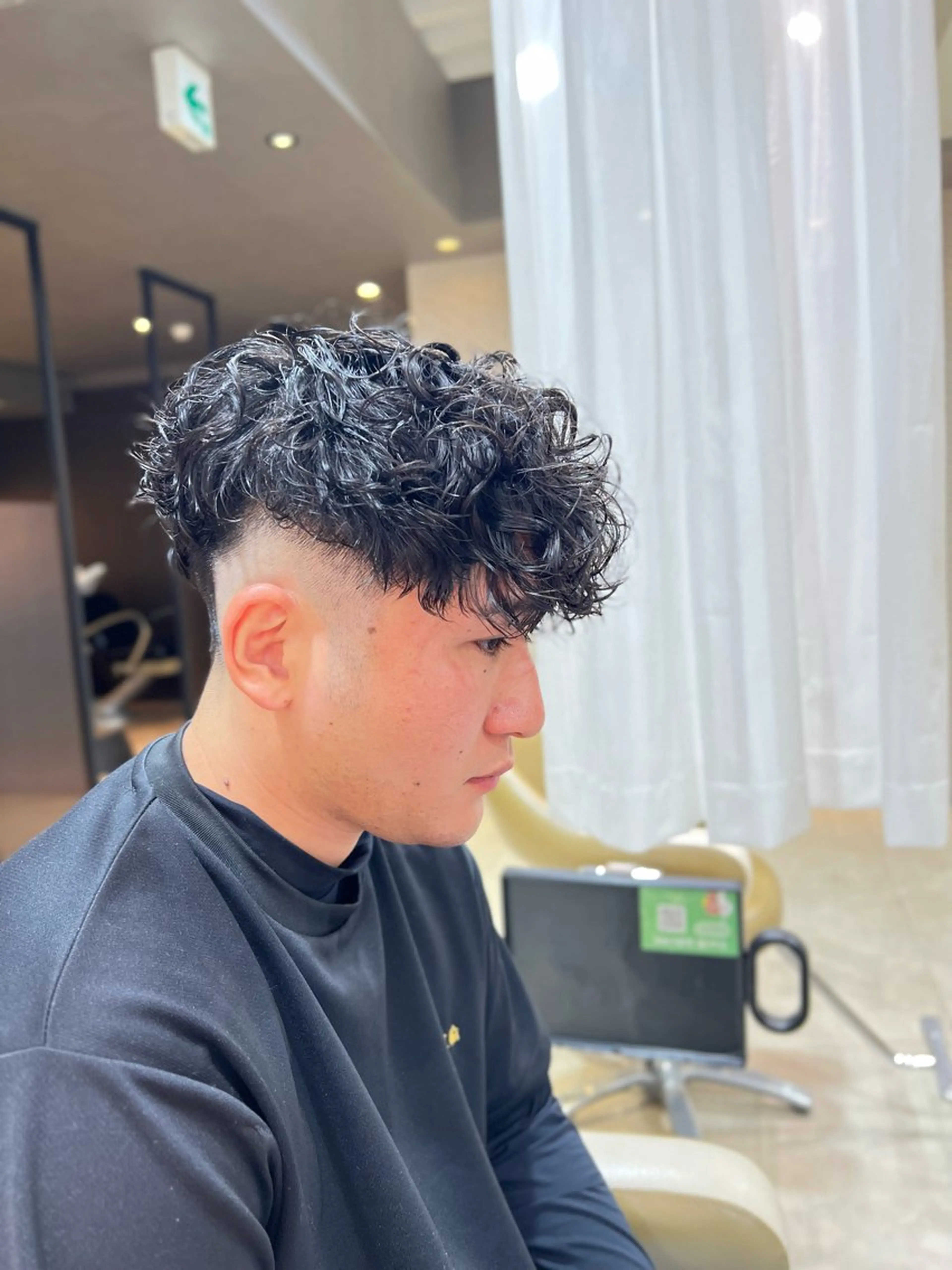 パーマ メンズ カット パーマ 心斎橋バレイヤージュ 小林勝貴のヘアスタイル