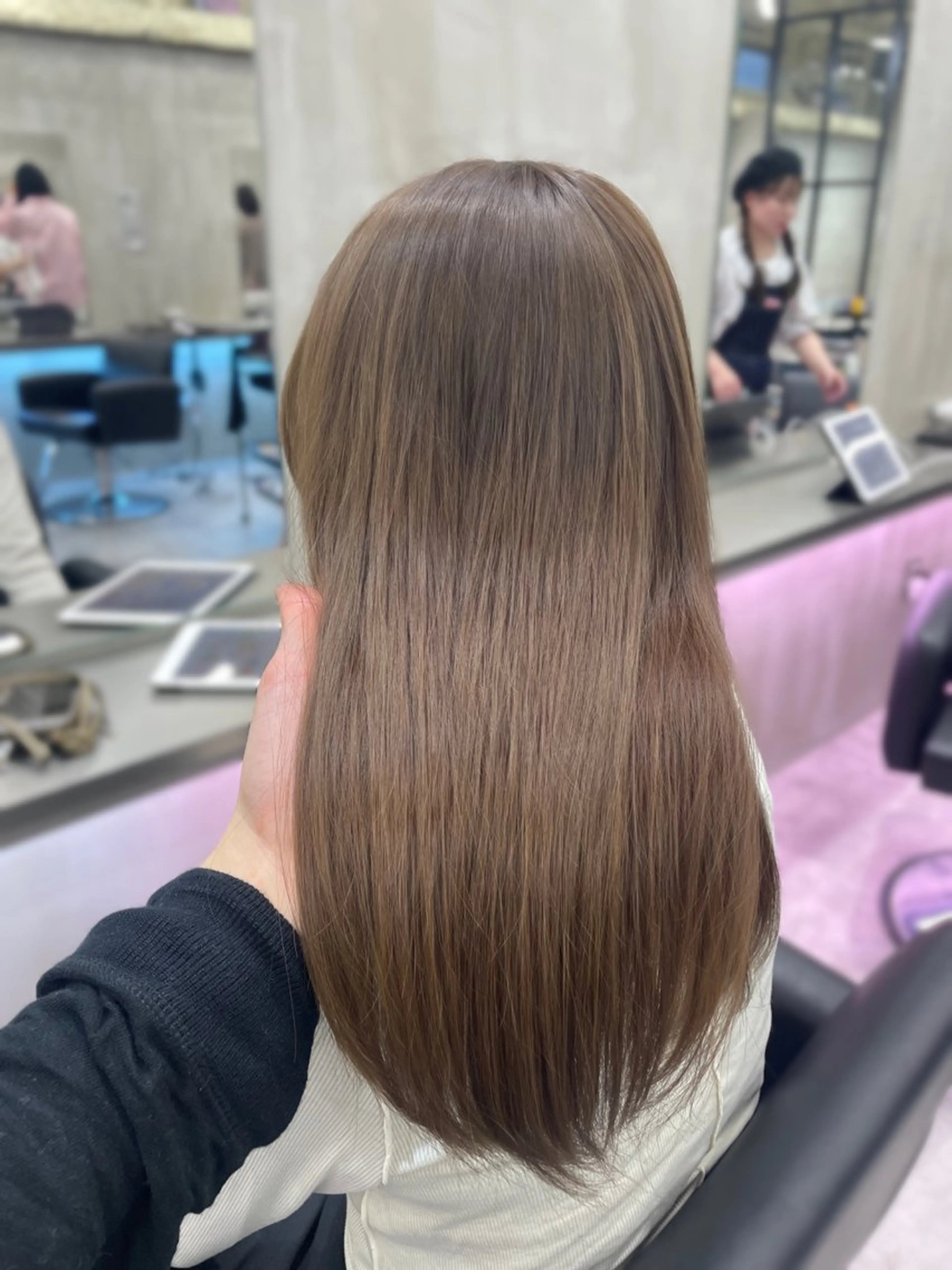 セミロング カラー ベージュカラー ブリーチ 透明感カラー 韓国風ヘア レイヤーカット the path shogo🌻のヘアスタイル