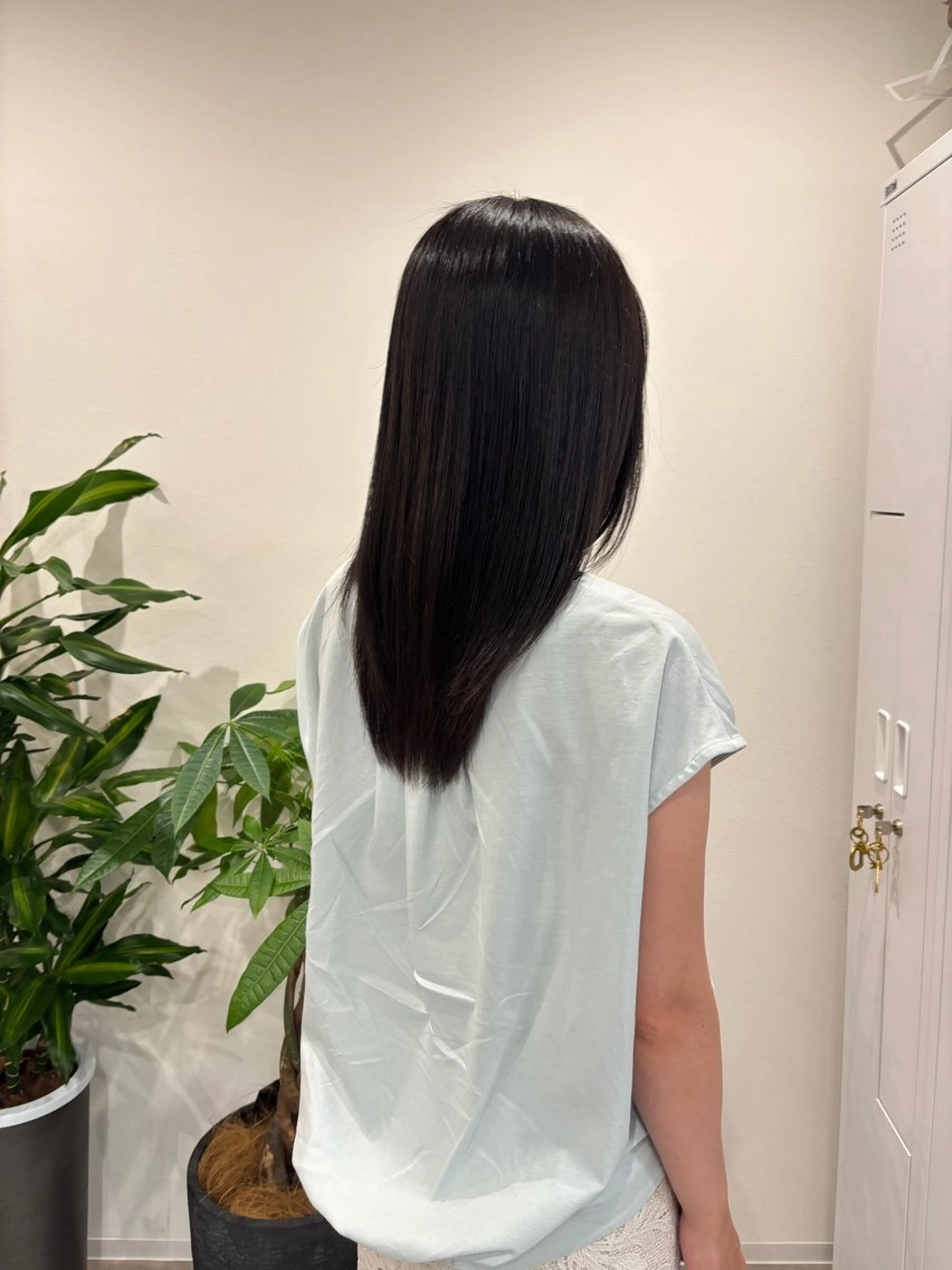 セミロング カット 縮毛矯正 トリートメント ユカ🩵髪質改善 🩵完全マンツーマンのヘアスタイル