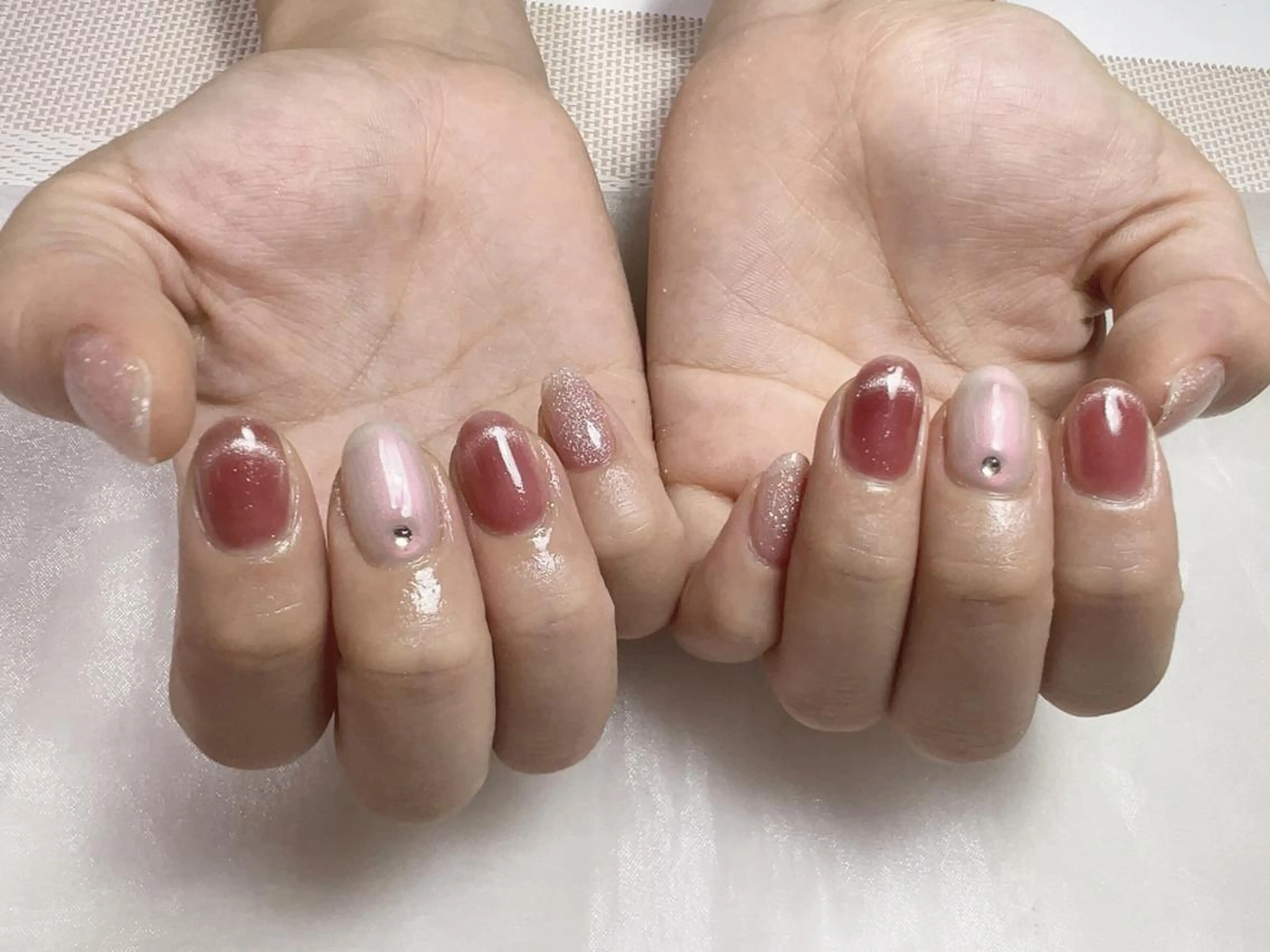 ネイル カジュアル チークネイル フレンチネイル ジェルネイル ガーリー 鈴木 ミサキのネイルデザイン