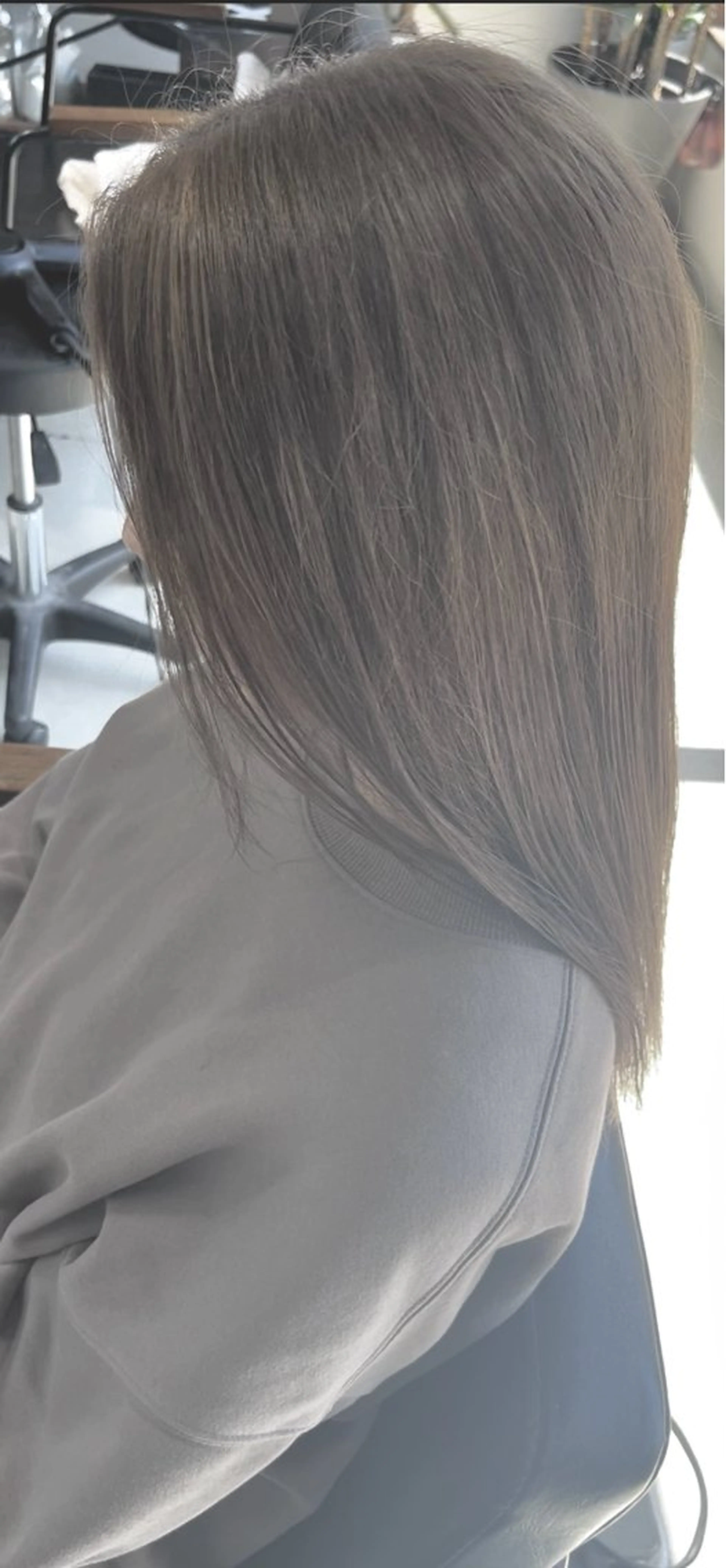 ロング カラー ベージュカラー 透明感カラー ミルクティーベージュ カット ヘアカラー Q.HairLab所属・Q. Hair　谷村 俊祐のヘアスタイル