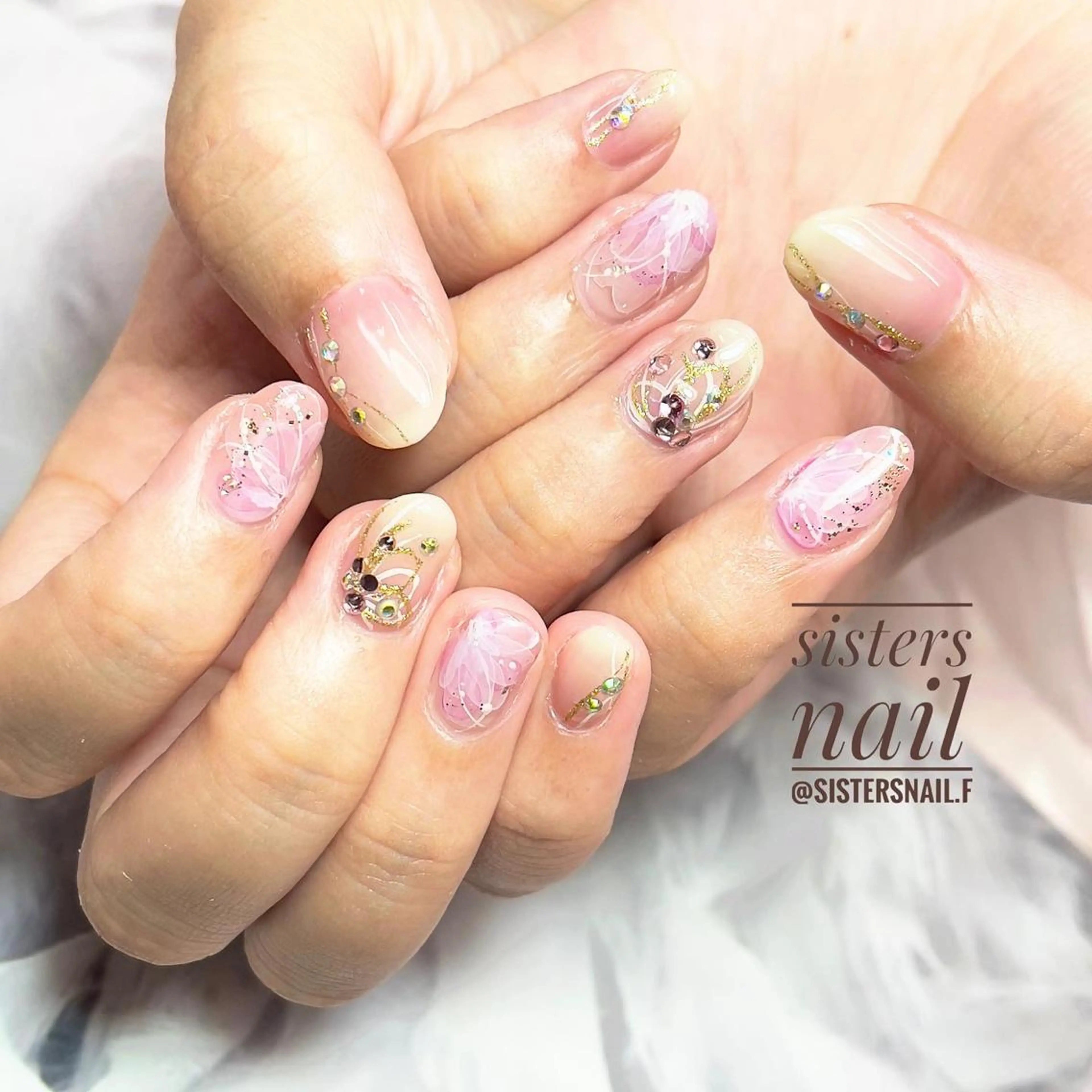 ネイル アートネイル フラワーネイル グラデーション ショートネイル sisters nail.fのネイルデザイン
