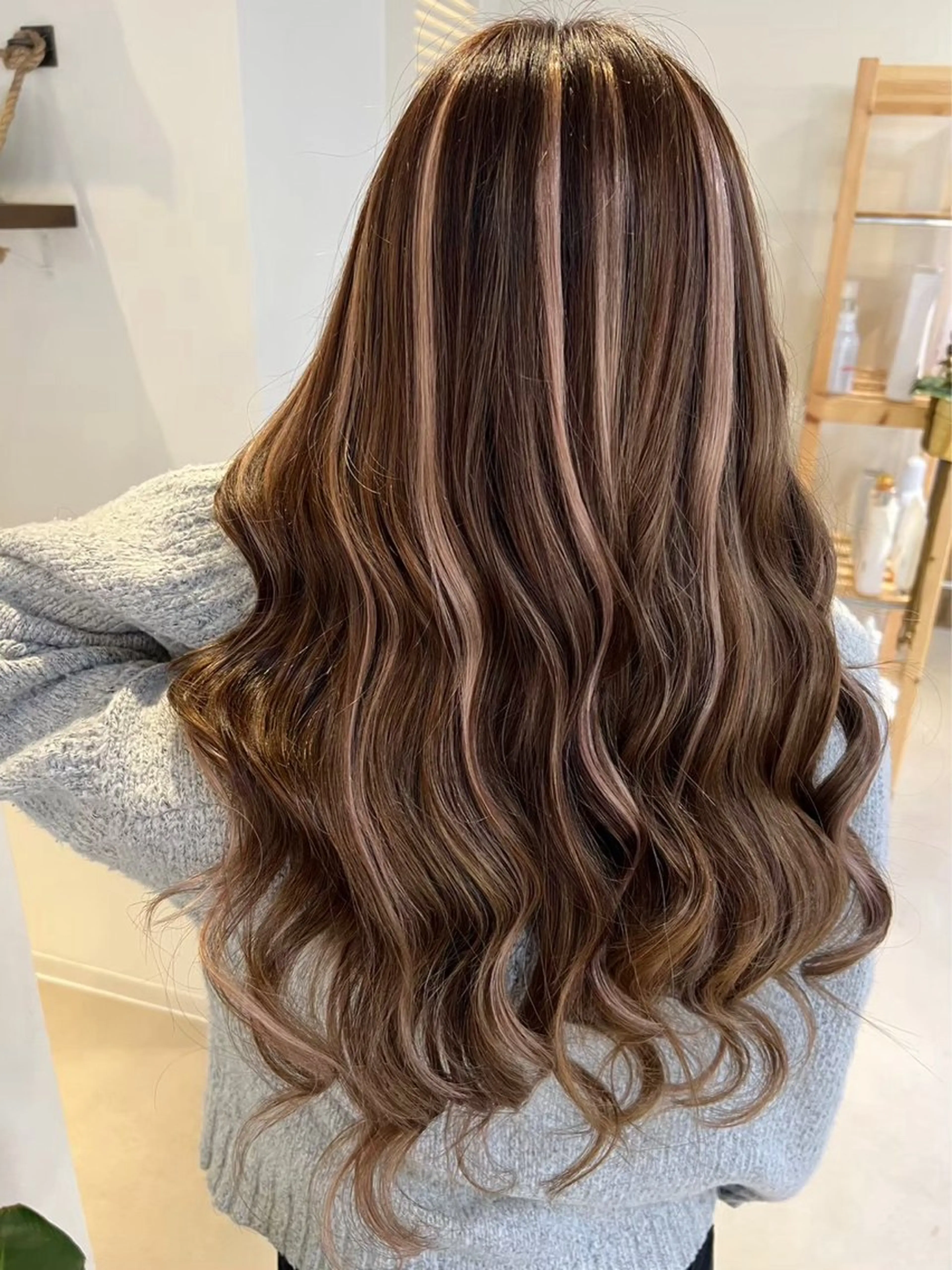 ロング カラー shu ブラウンピンクカラーのヘアスタイル