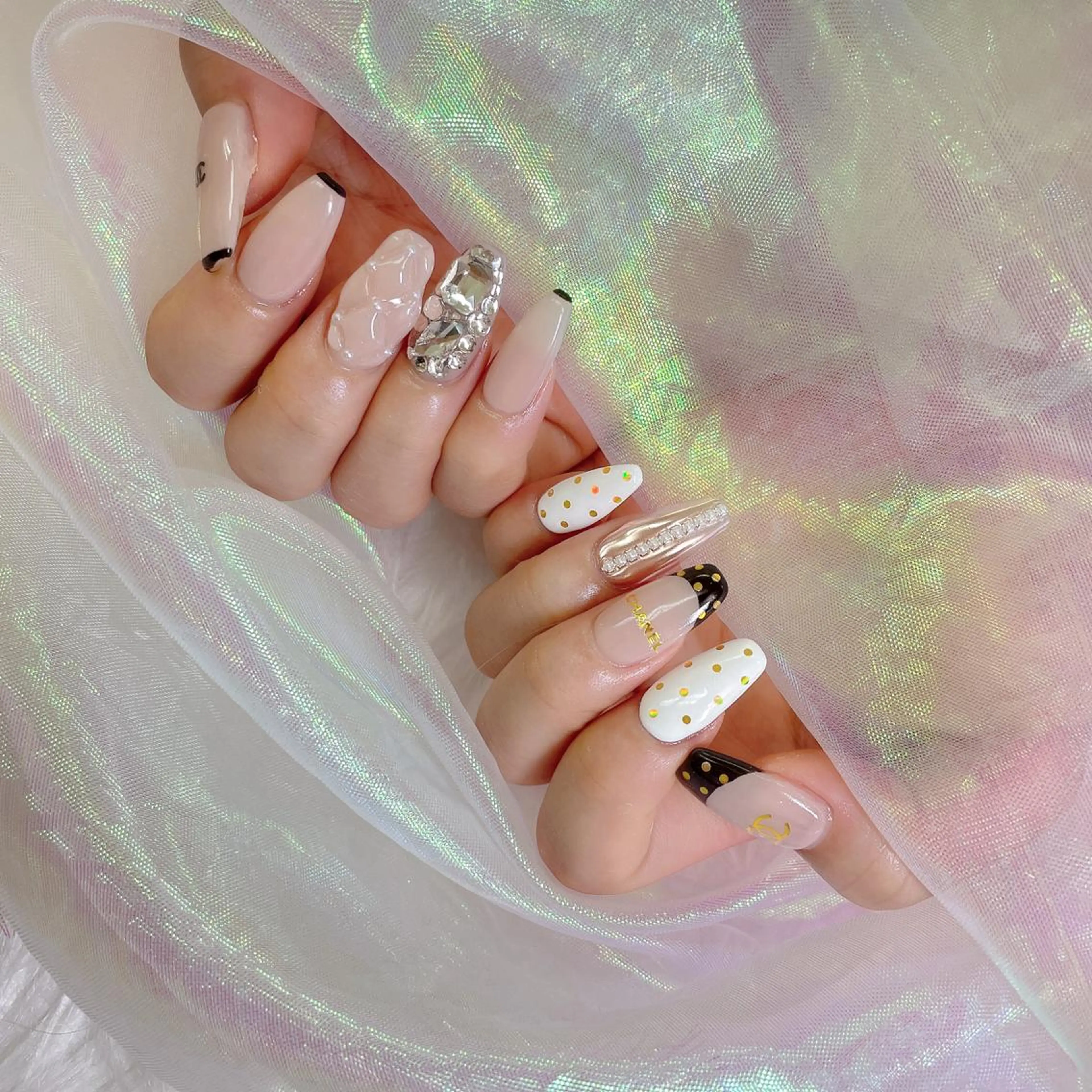 ネイル 🦋ネイルサロン ブラン🌈ゆりのネイルデザイン